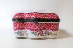 18th Century, Lowestoft English Porcelain Trinket Box