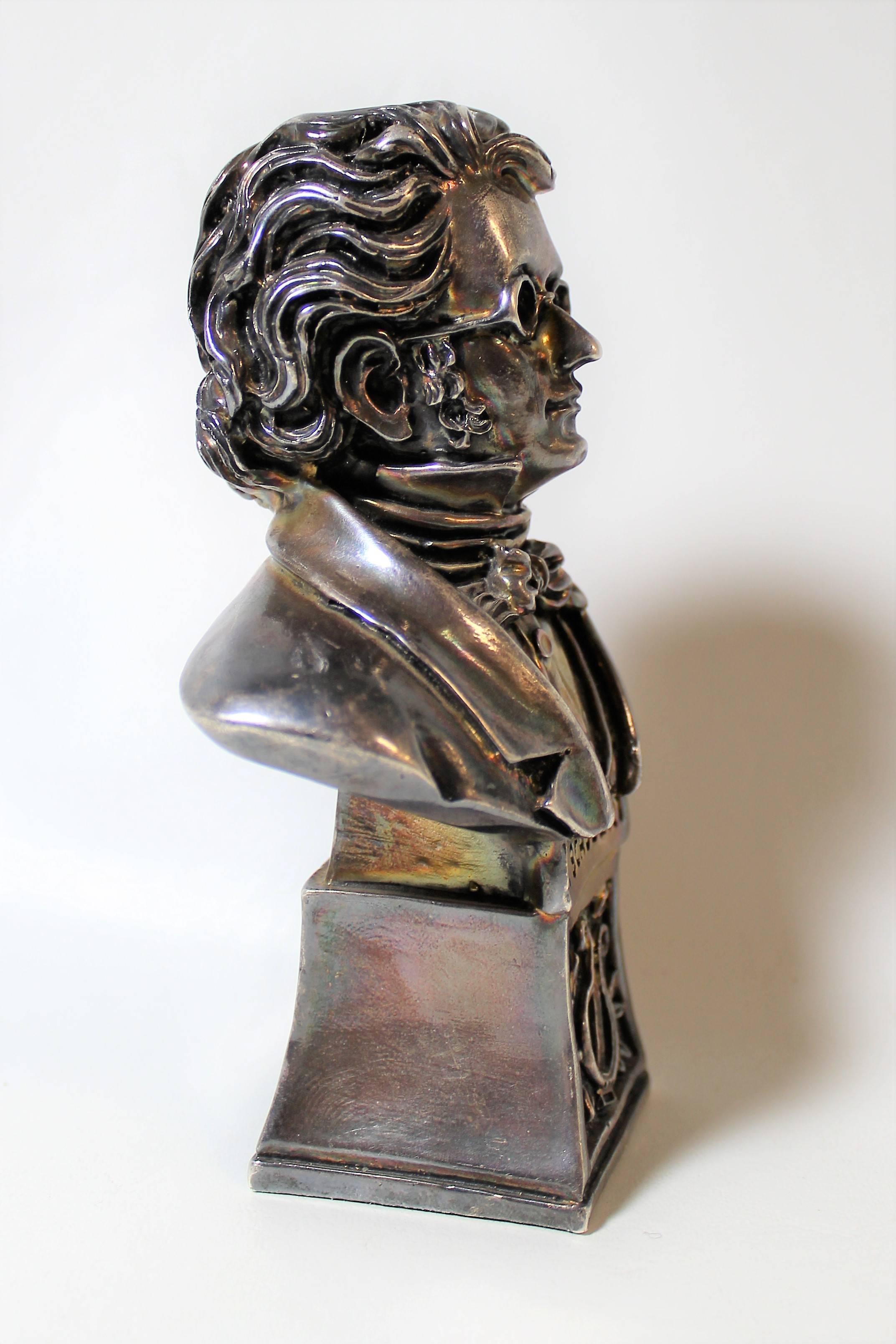 Silberne Silberskulptur des österreichischen Komponisten Franz Schubert (20. Jahrhundert) im Angebot