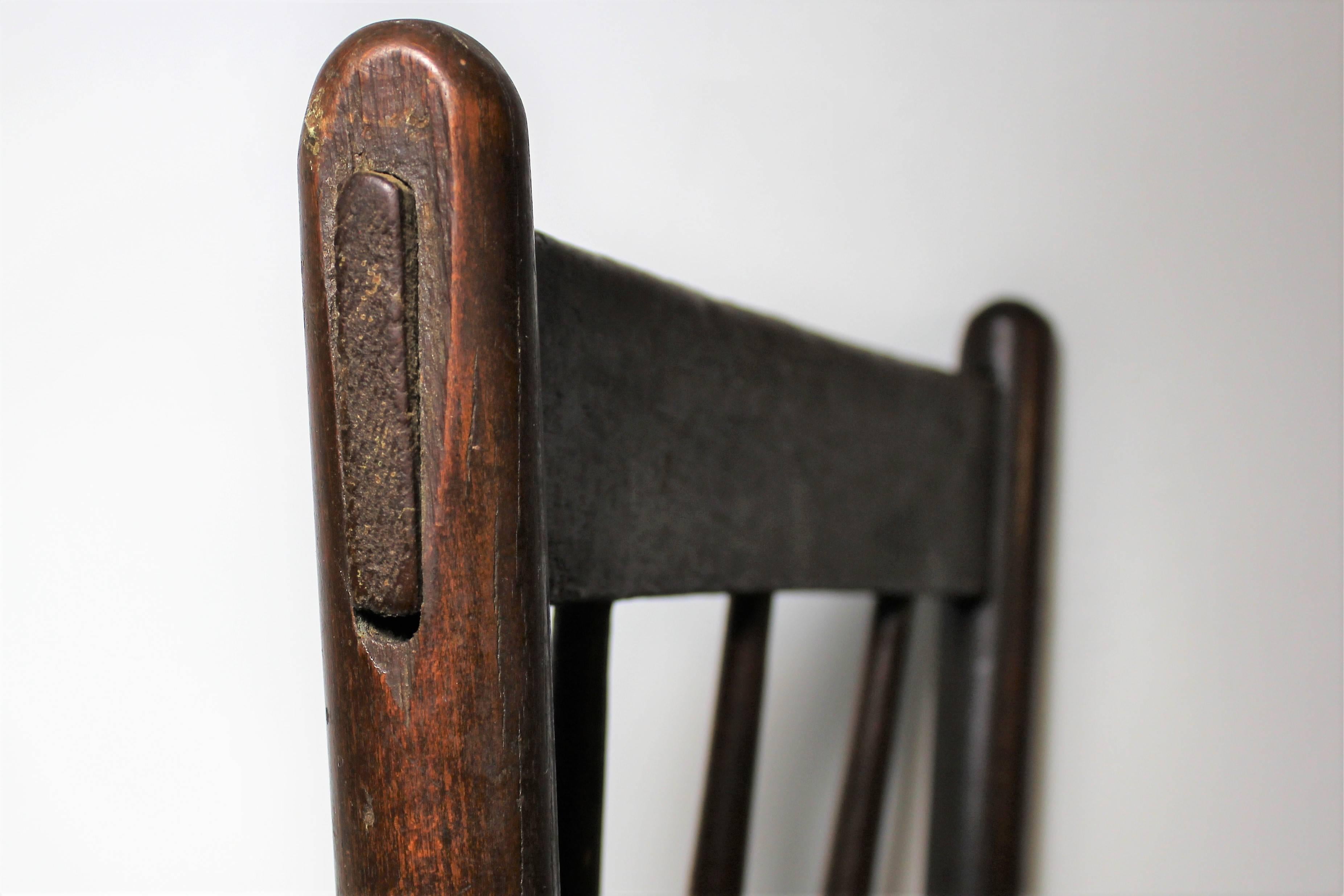 Early 19th Century Child's Windsor Chair For Sale 2