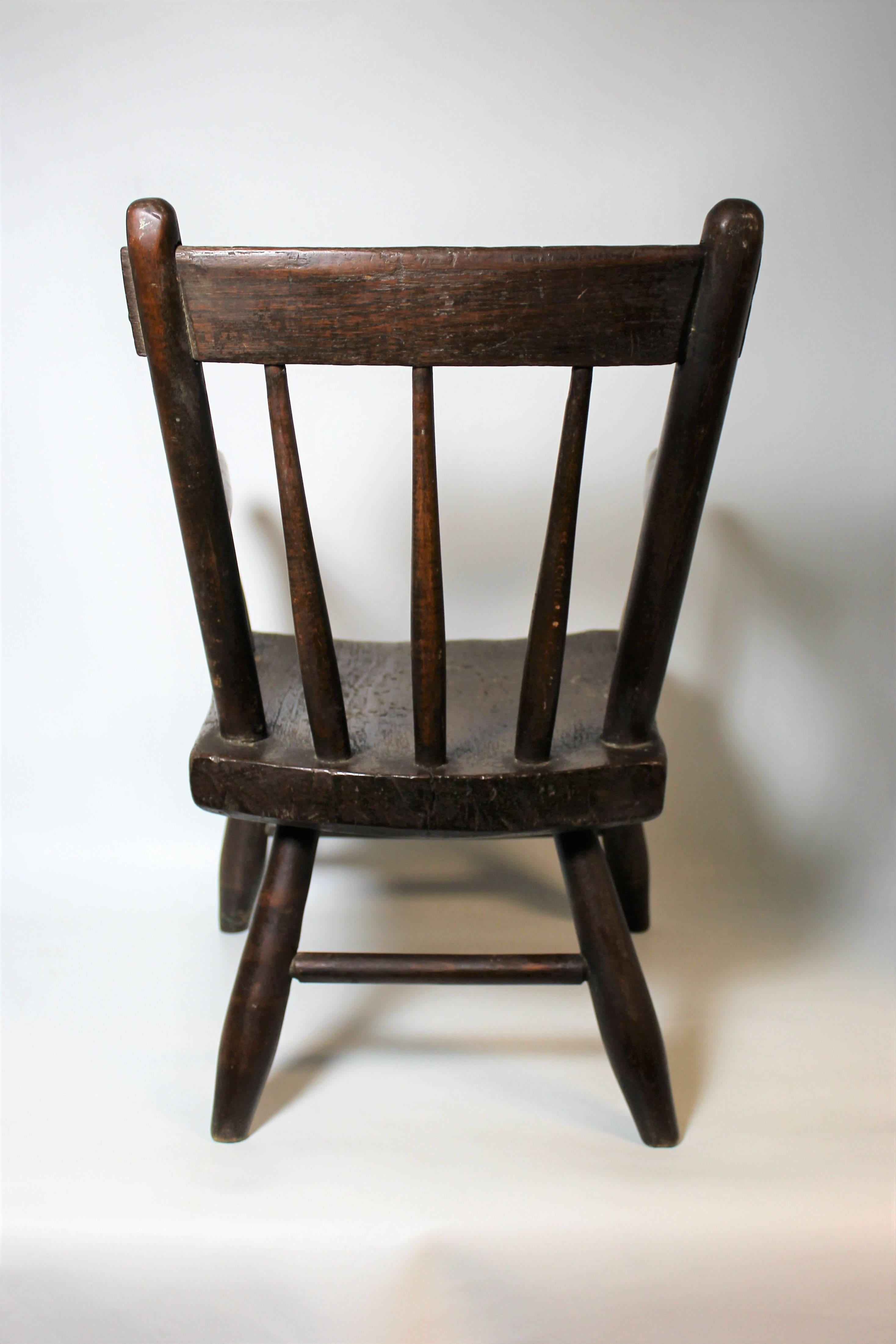American Early 19th Century Child's Windsor Chair For Sale
