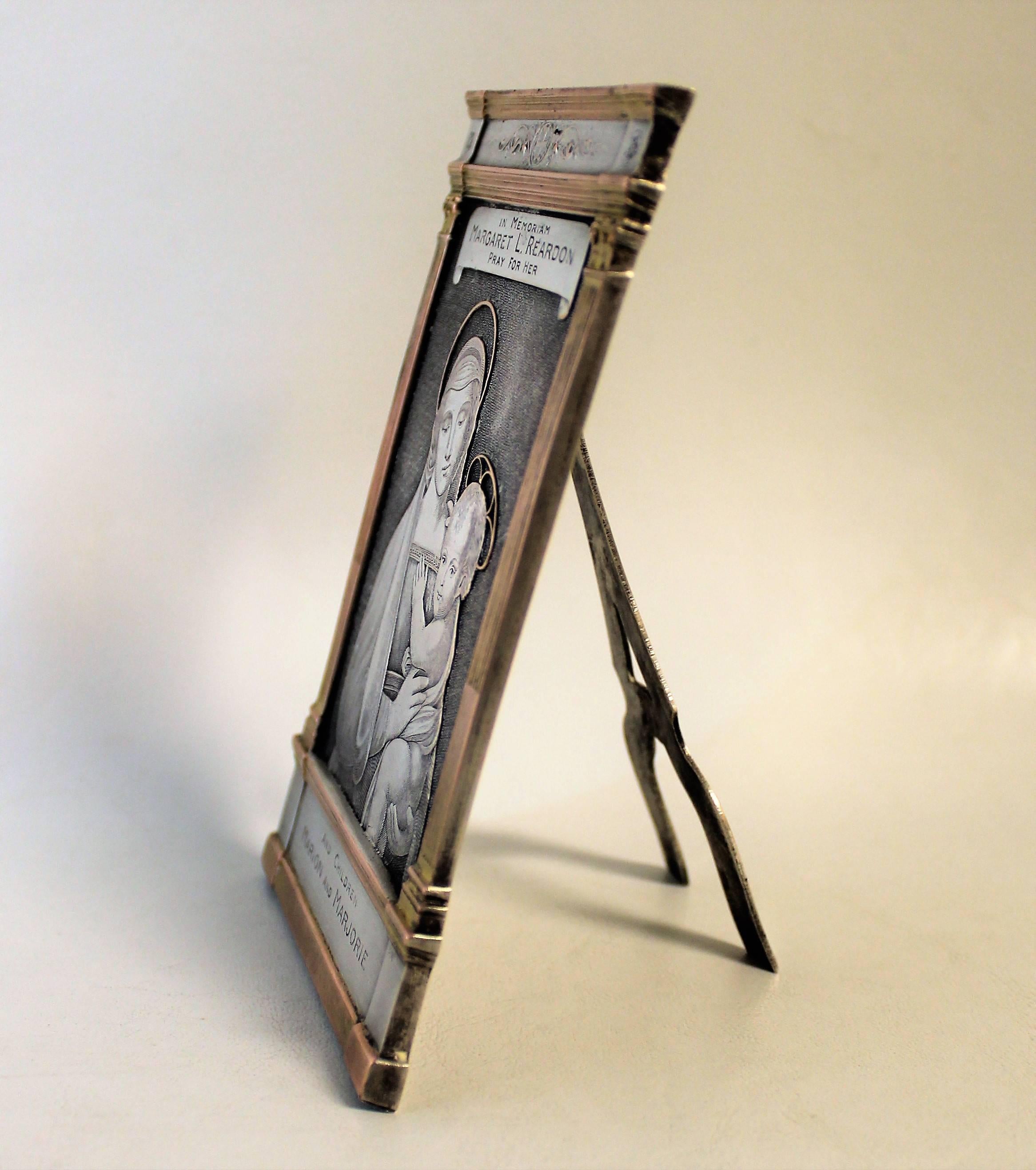 French Memorial Easel Featuring Madonna & Child by F. Biscay & Cie In Good Condition For Sale In Hamilton, Ontario