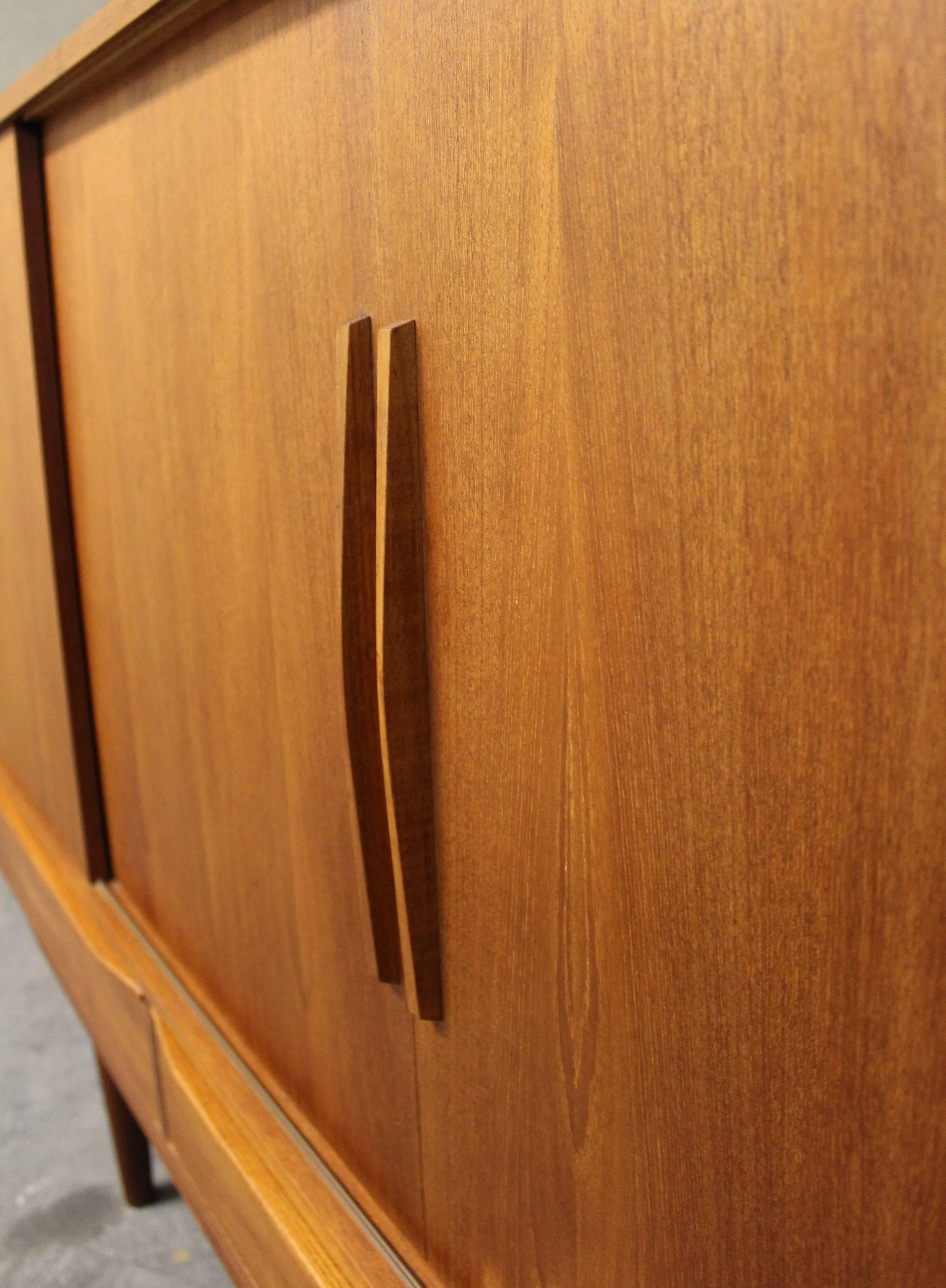 Anrichte oder Highboard aus Teak von Royal Board of Sweden (Skandinavische Moderne)