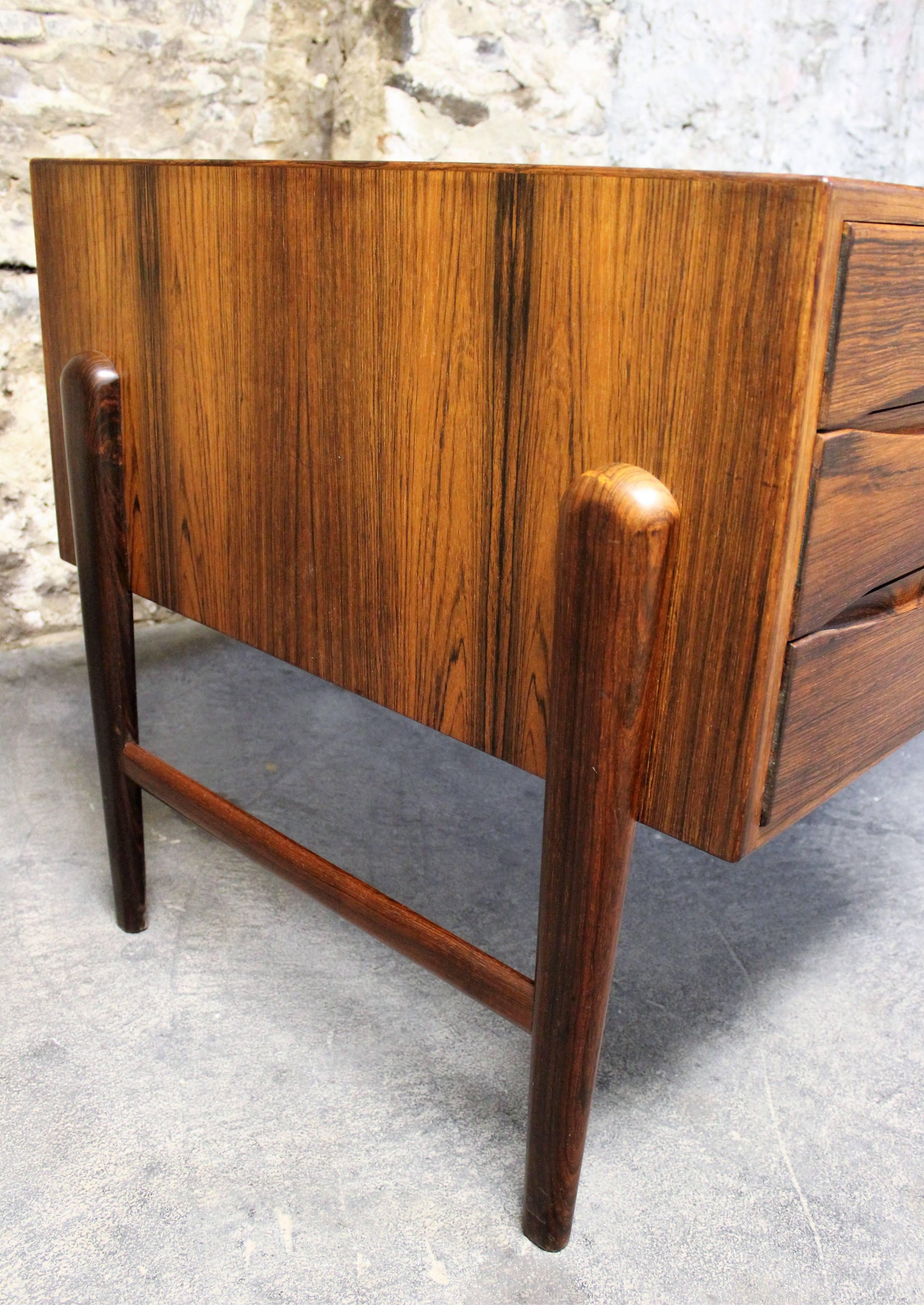 Danish Rosewood Executive Desk Attributed to Arne Vodder 1