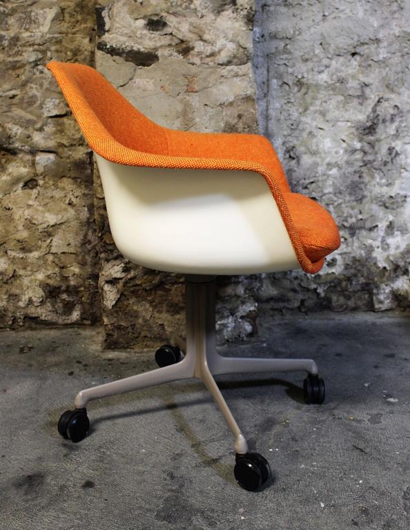 Set of Four Burke Tulip Armchairs in the Style of Eero Saarinen at 1stDibs