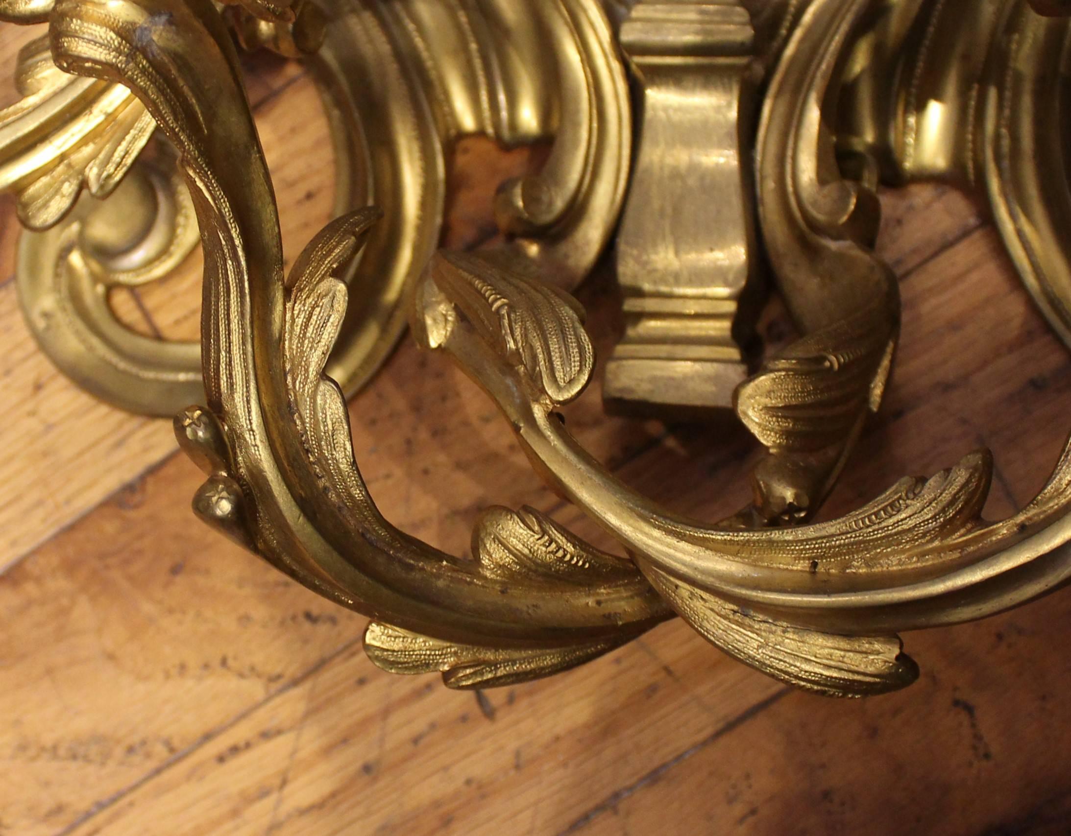 Pareja de Apliques de Bronce Dorado Estilo Luis XVI en venta 3