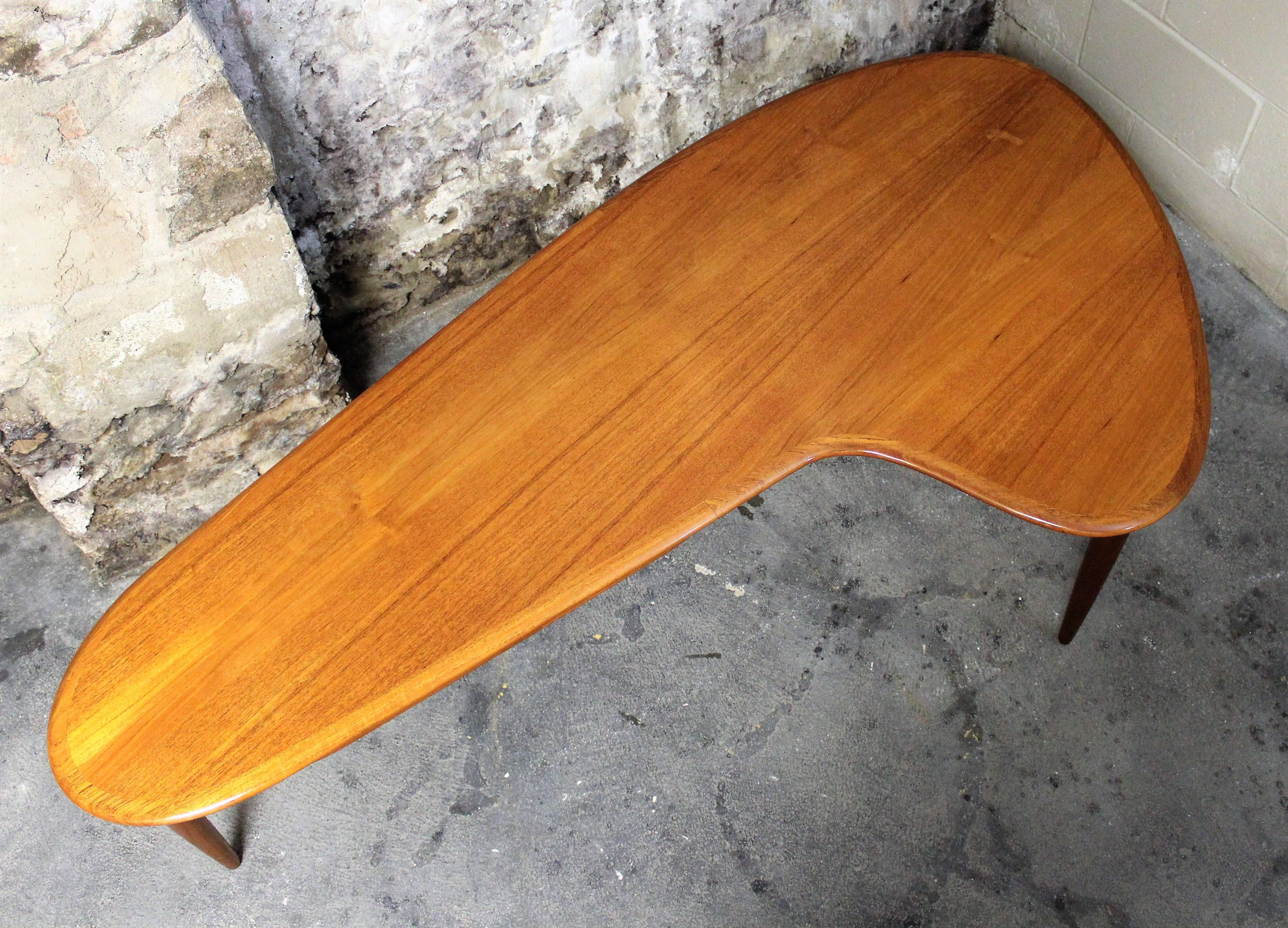 Danish Teak Boomerang Coffee Table In Good Condition In Hamilton, Ontario