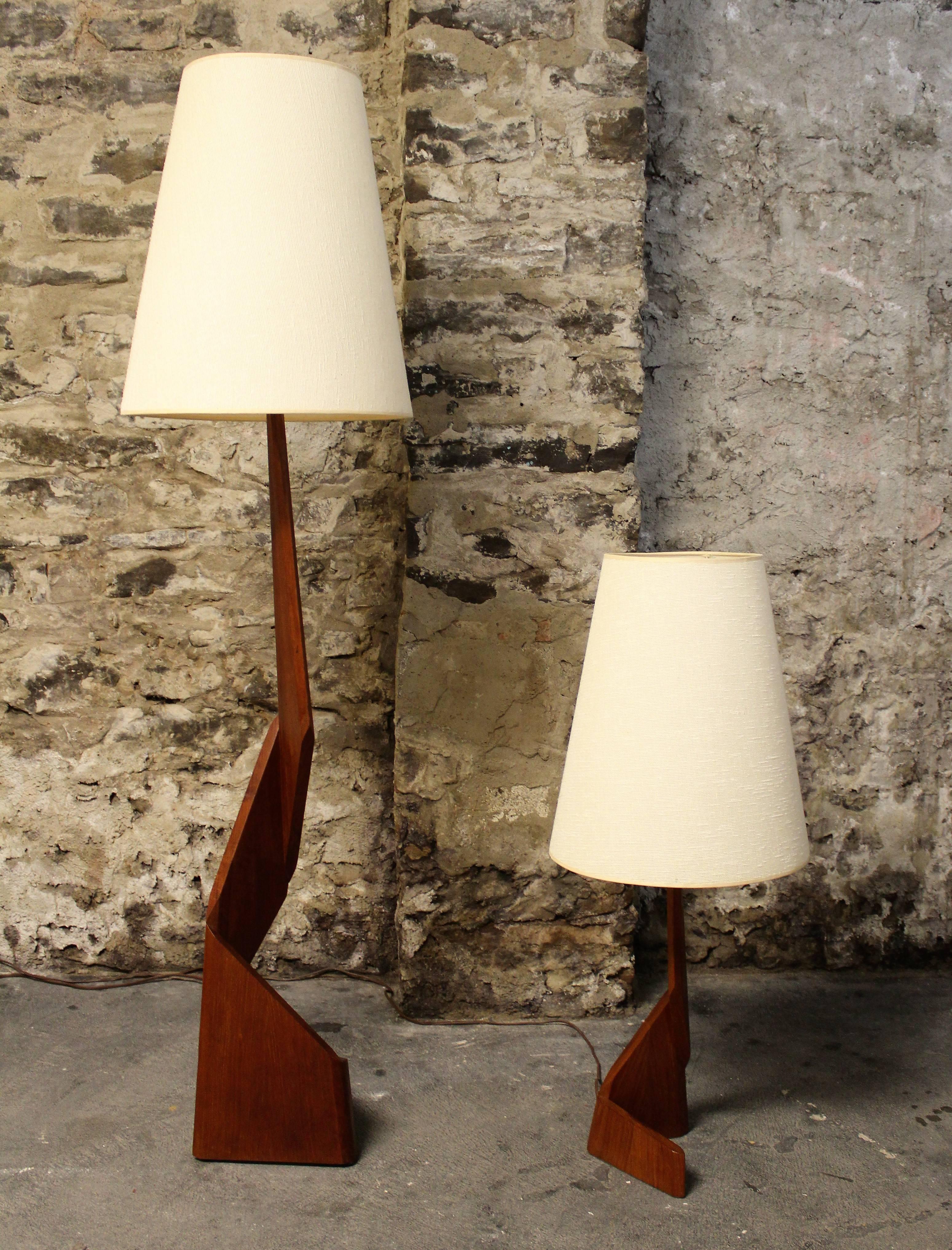 Fantastic set of geometric Danish teak lamps. Both these gorgeous architectural lamps come with the original burlap shades.

Mid-Century Modern / Scandinavian Modern.