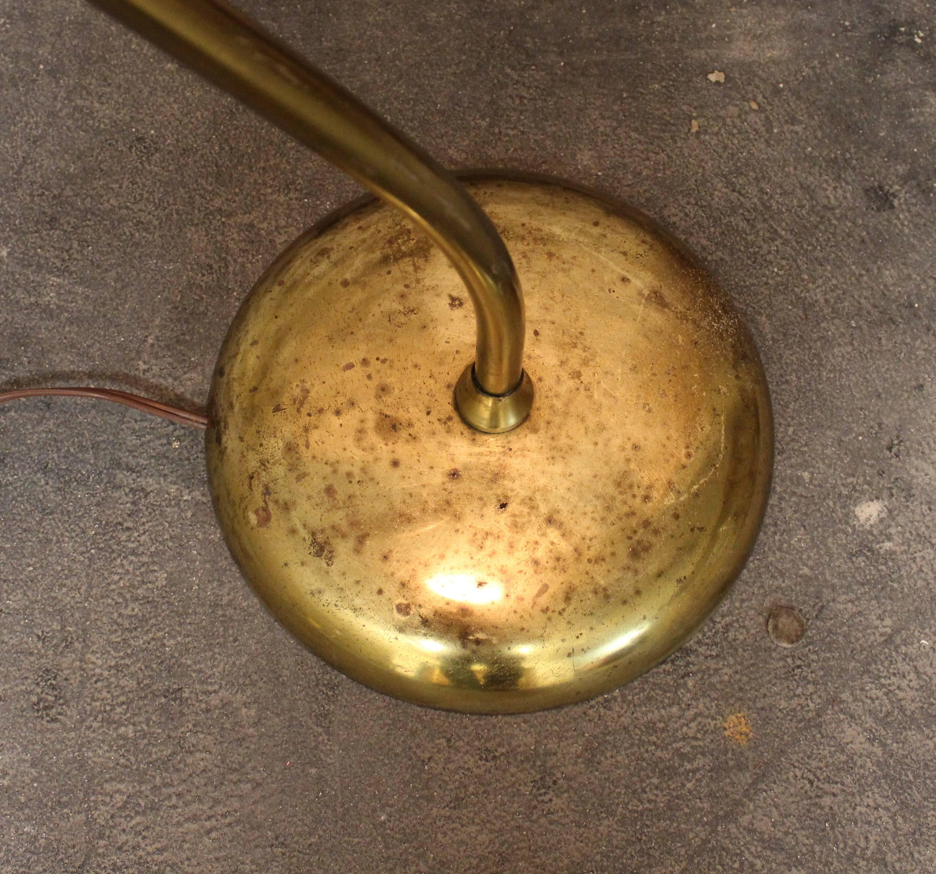 Industrielle Arc-Stehlampe aus Messing (Maschinenzeitalter) im Angebot