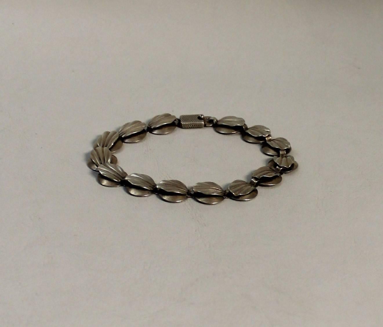 Hermann Siersbol Danish sterling silver modernist bracelet

Scandinavian Modern Mid-Century Modern.