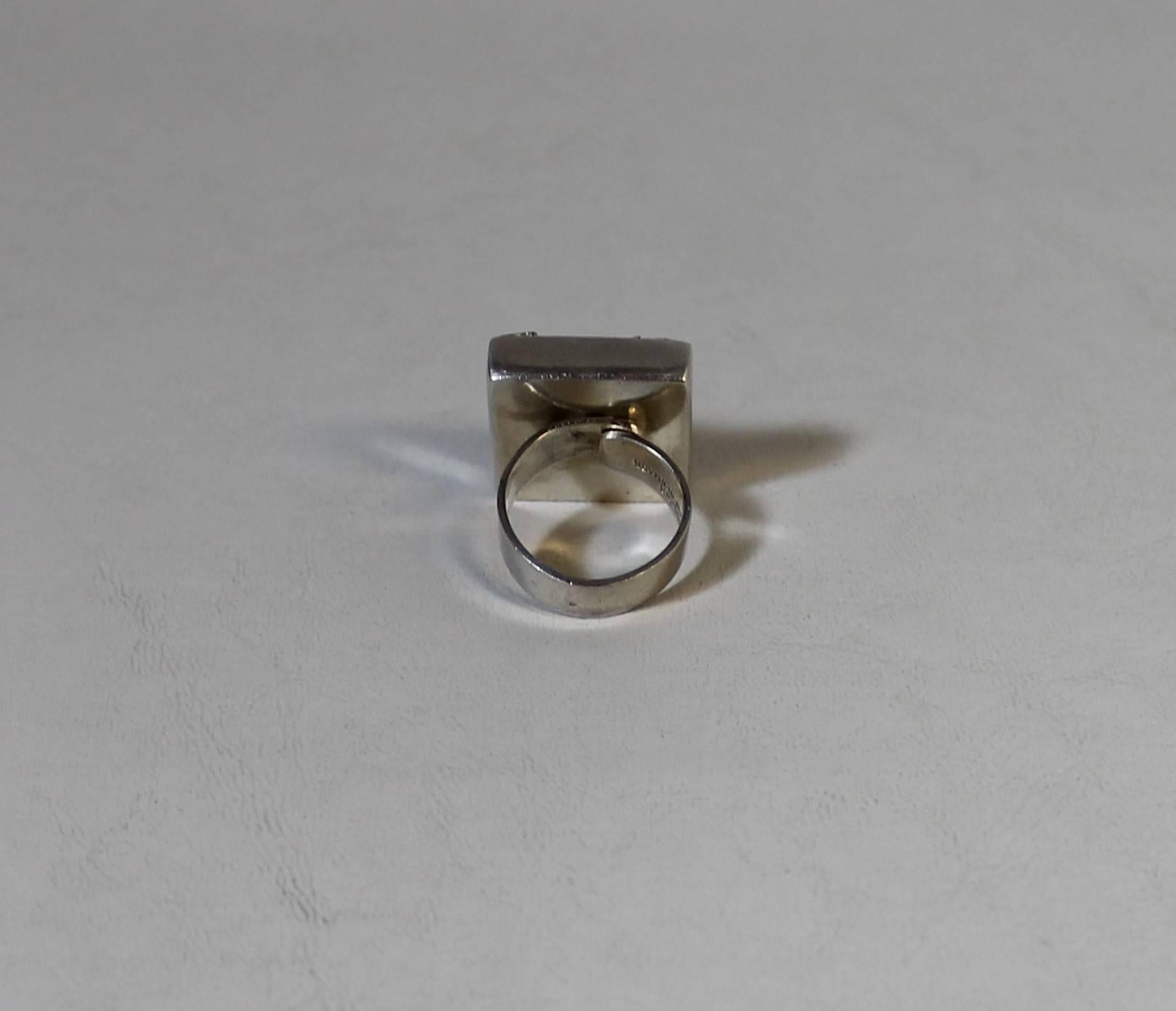 Wiggers of Denmark Brutalist Ring with Agate In Good Condition In Hamilton, Ontario