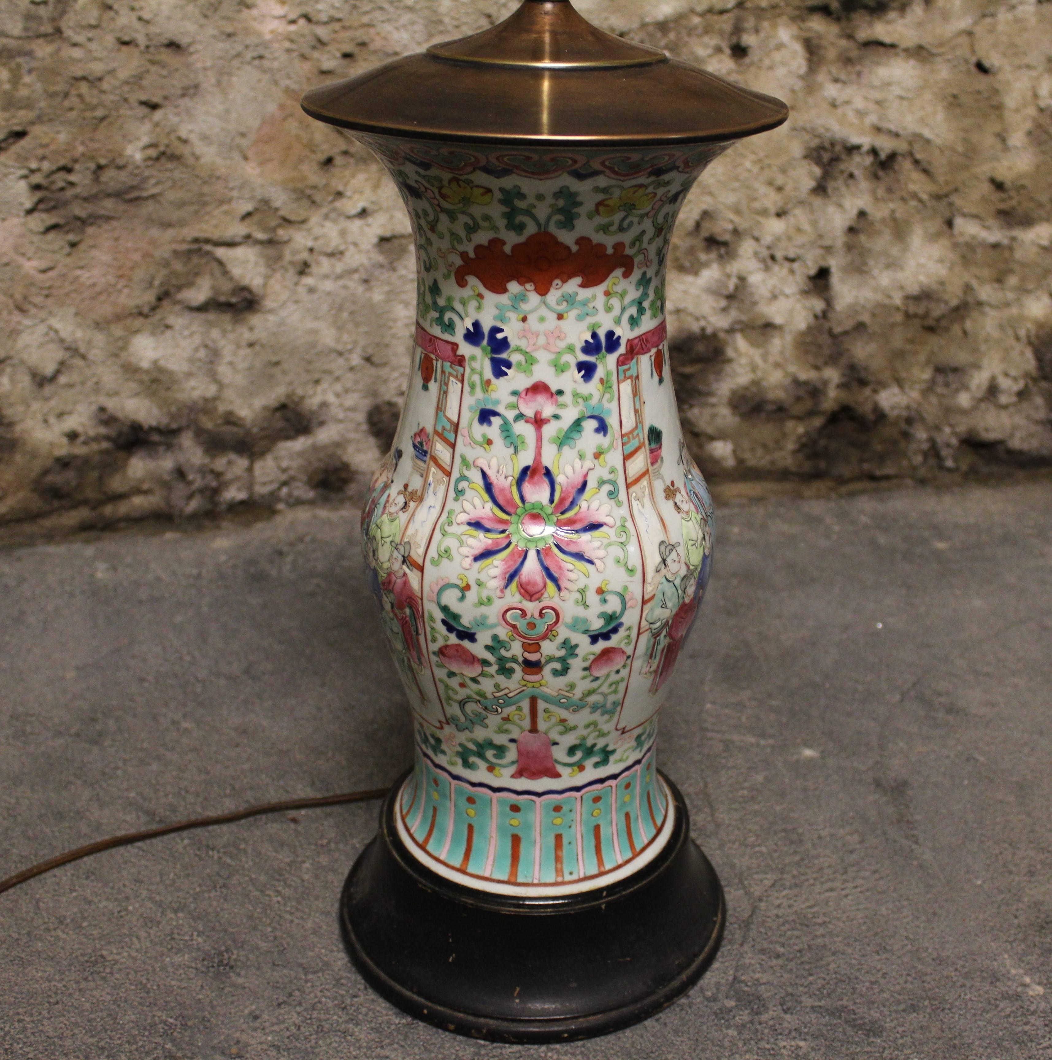 20ième siècle Lampe en porcelaine de Chine du début du XXe siècle en vente