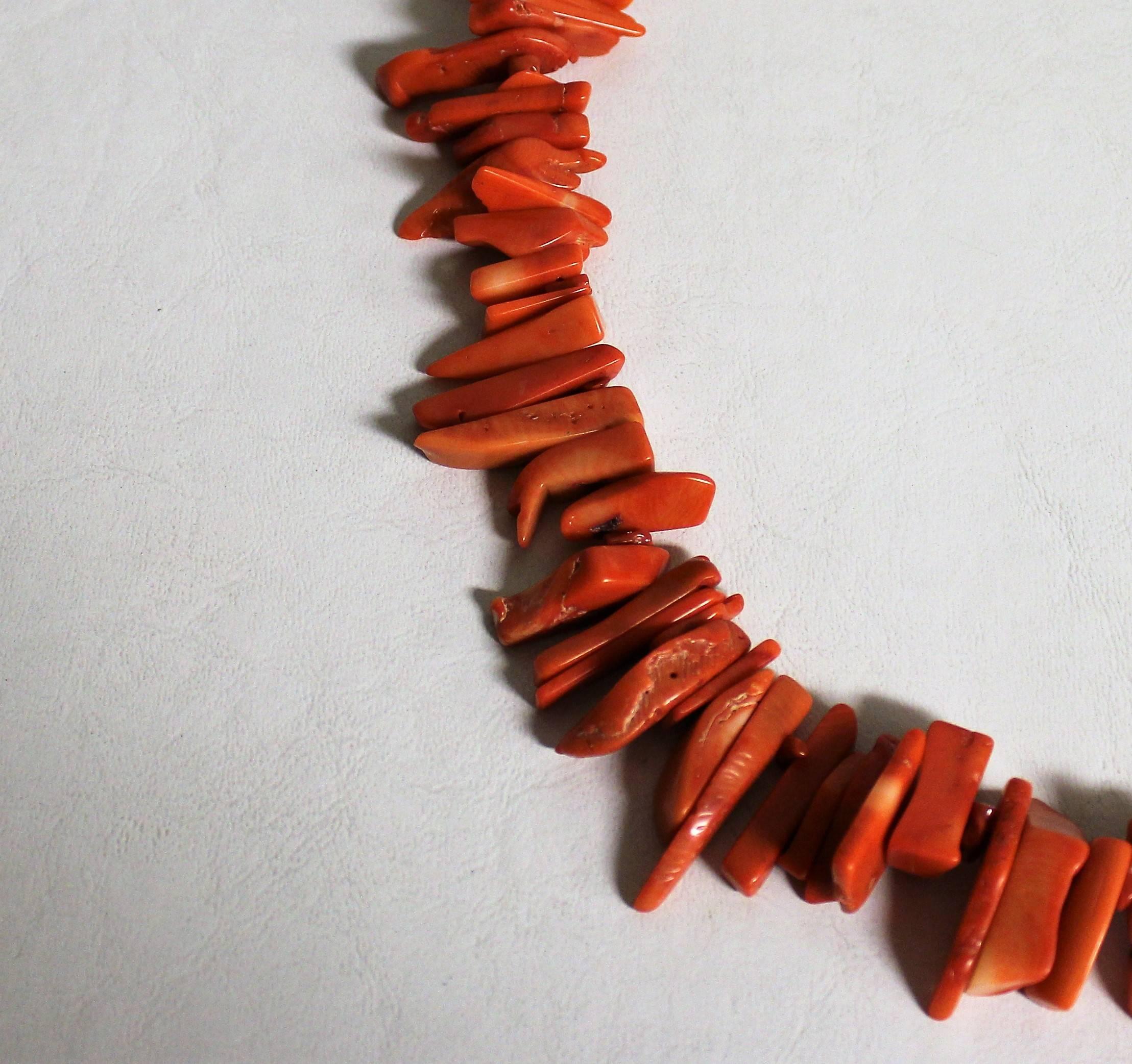 Coral Necklace In Excellent Condition For Sale In Hamilton, Ontario