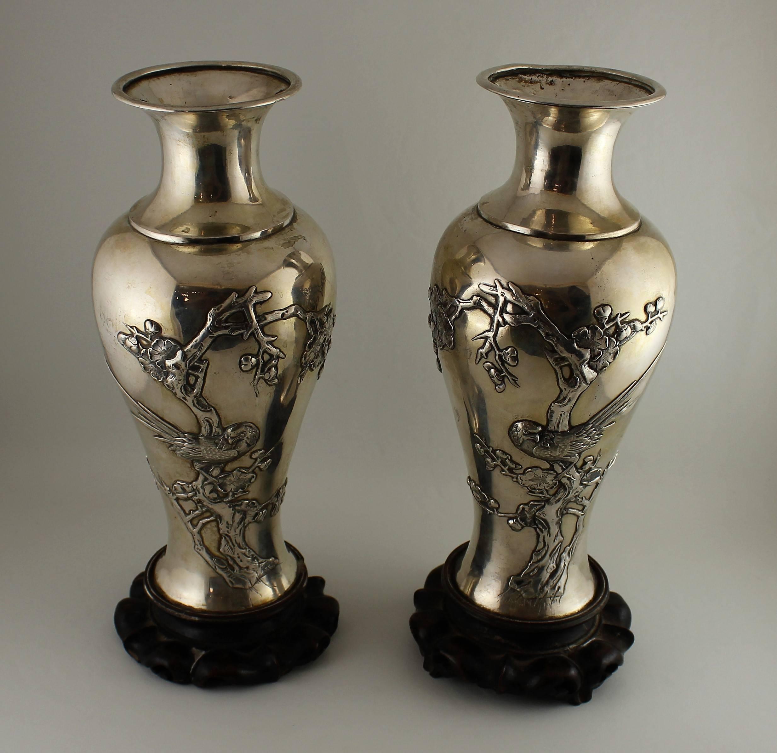 Pair of 19th Century Chinese Pao Kuang 'Canton' Silver Vases 1