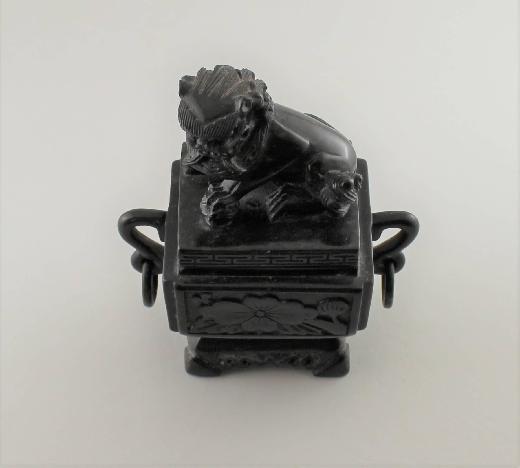 Chinese Soapstone Carved Box In Good Condition For Sale In Hamilton, Ontario