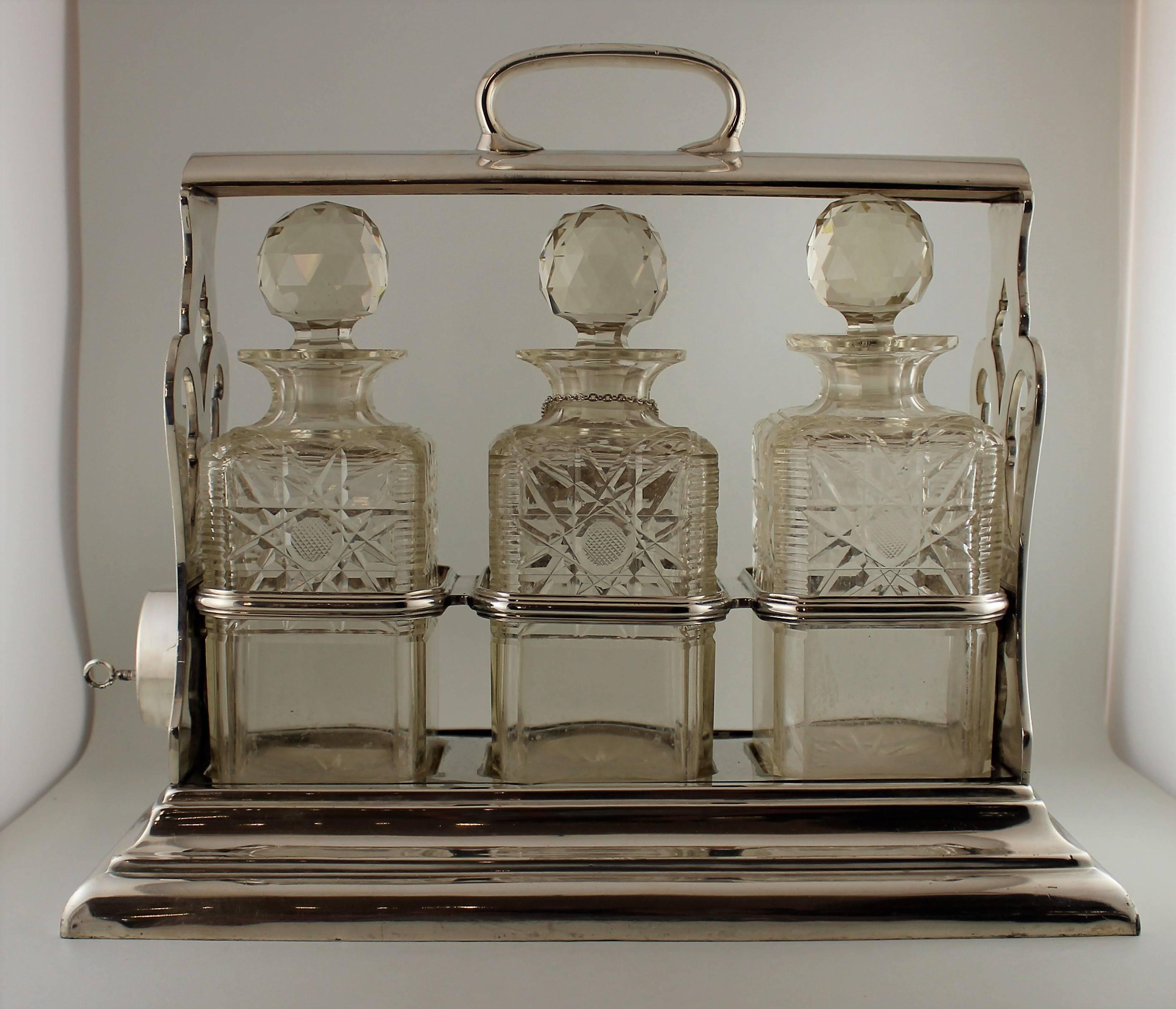 Conjunto Walker & Hall Tantalus bañado en plata Británico en venta