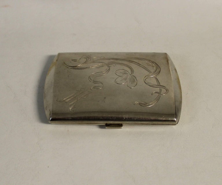 Krupski & Matulewicz Russian/Polish Tsarist silver cigarette case. This case has the Russian 84 hallmark for silver. KiM stands for KRUPSKI I MATULEWICZ. The firm of Wladyslaw Krupski and Jan Matulewicz had there shop at ul. Leszczynska 12.