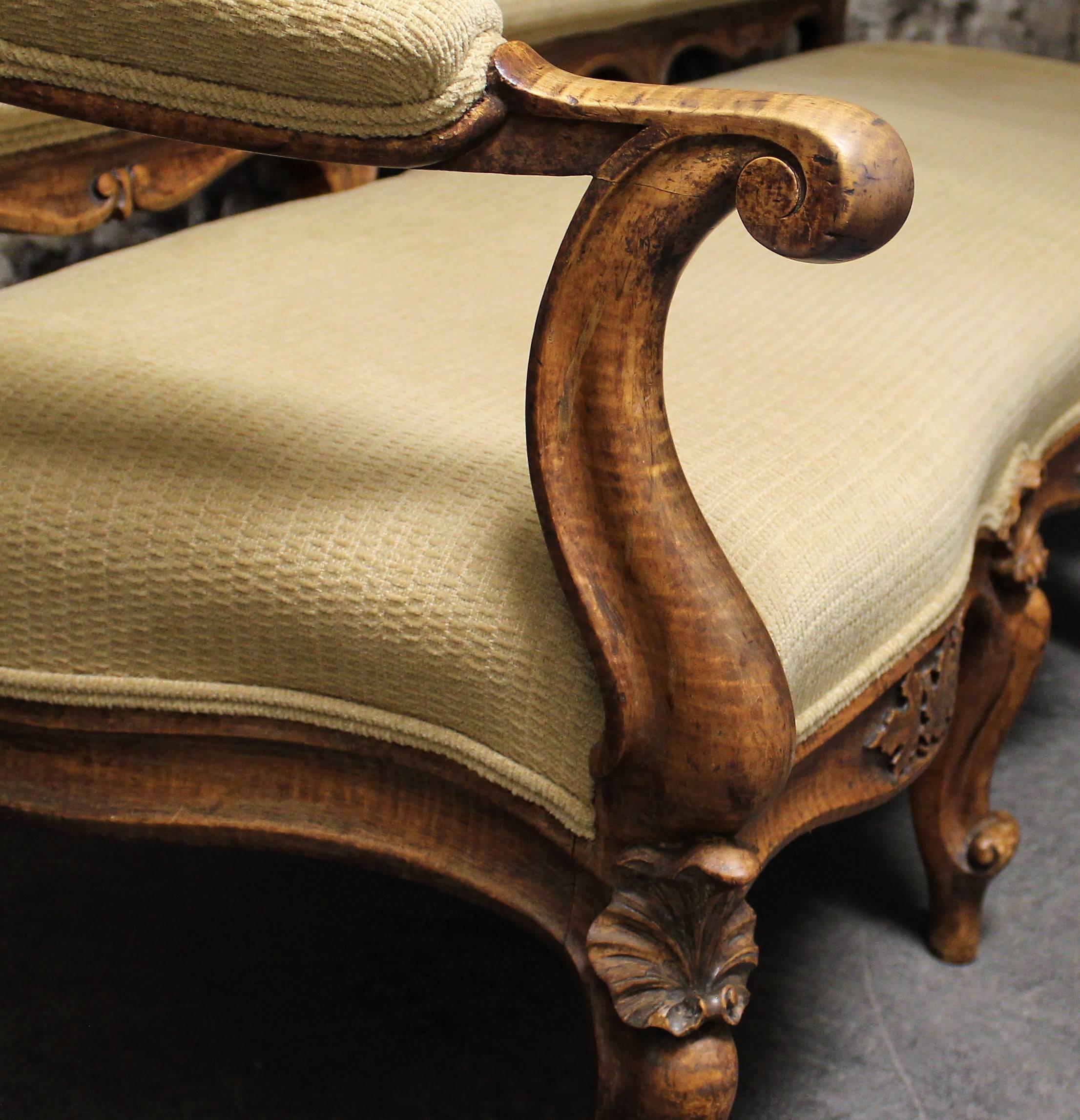 19th Century Important Canadian Sofa For Sale 4