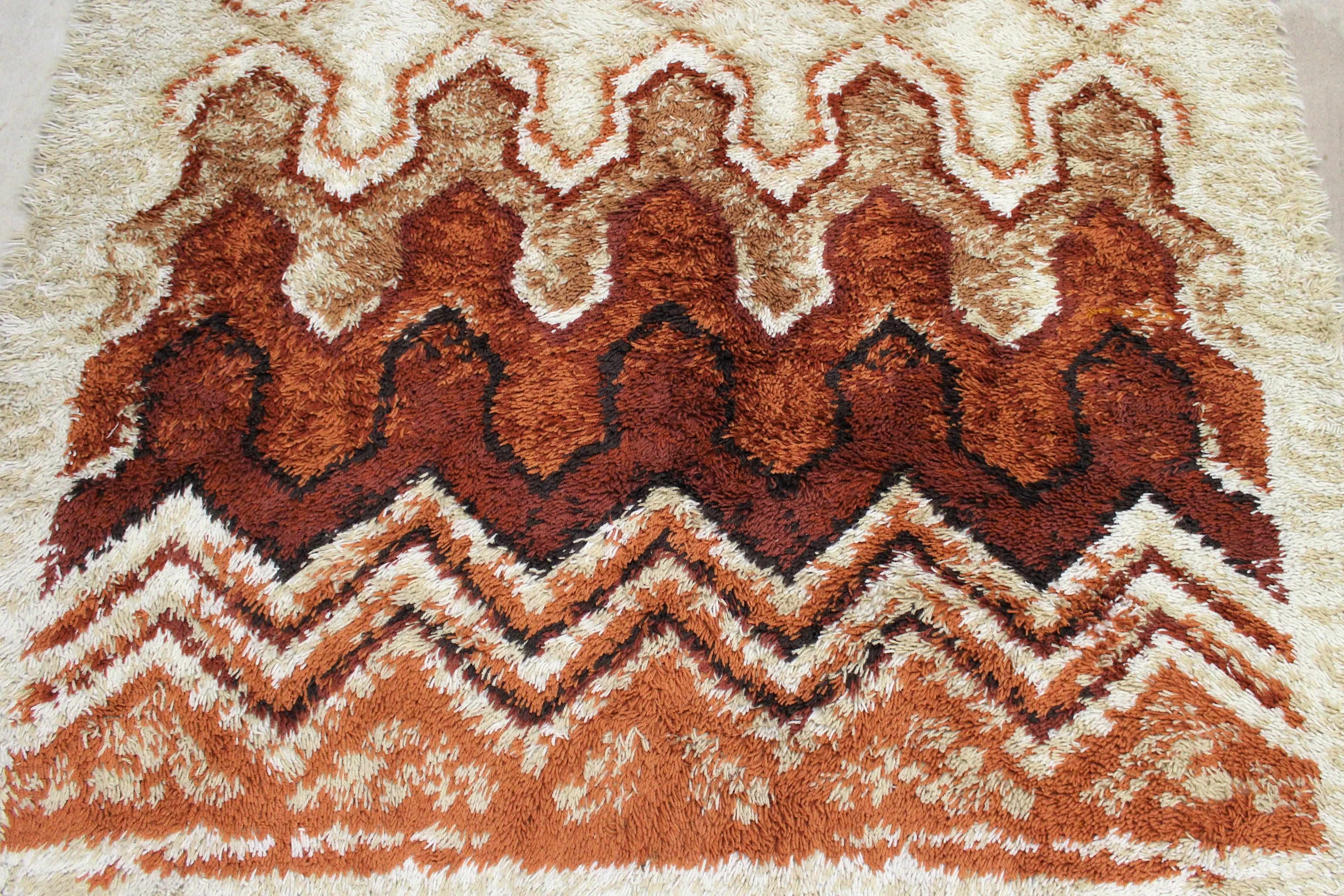 Kasbah Mid-Century Modern rug.