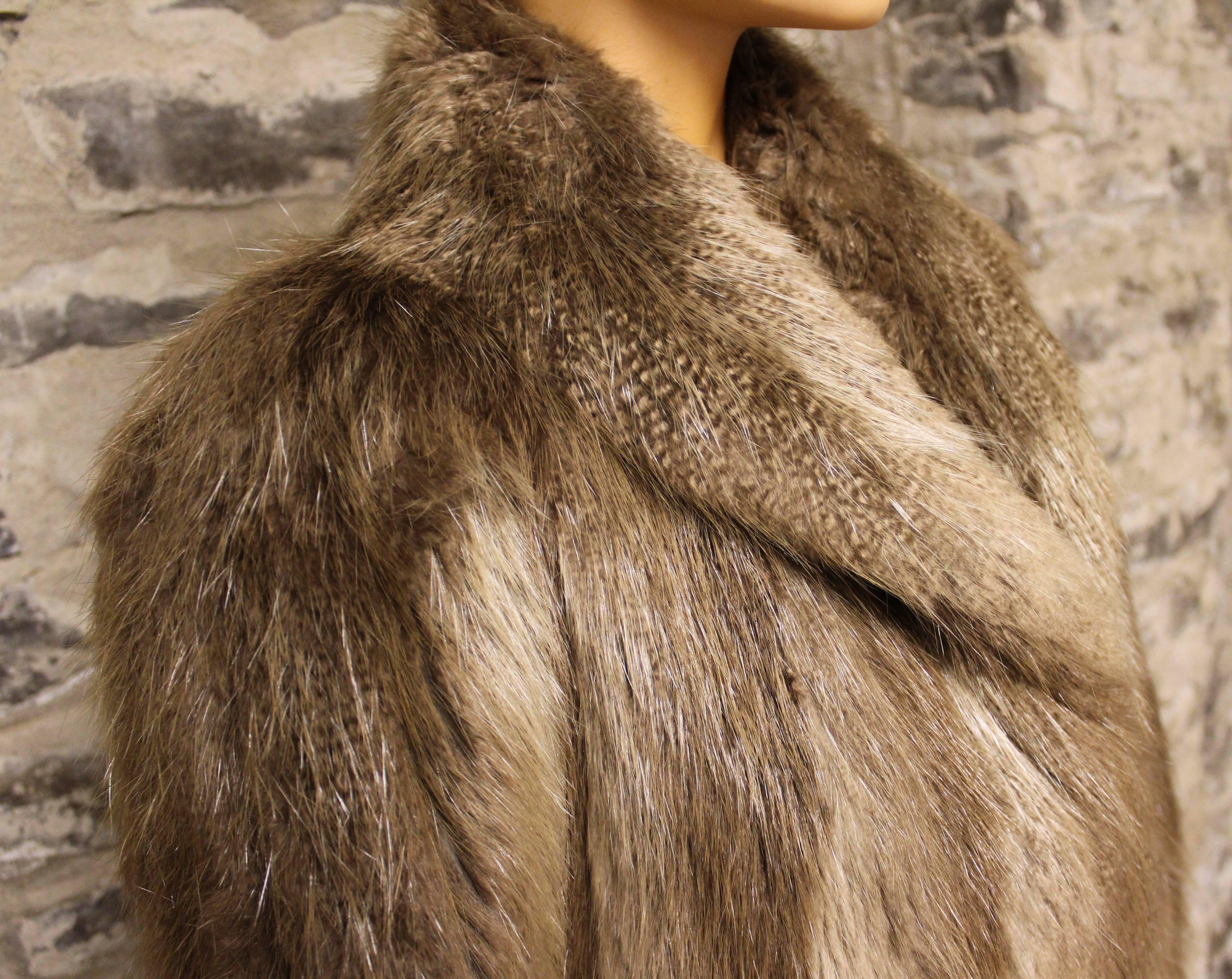 Long Haired Beaver Fur Coat In Good Condition For Sale In Hamilton, Ontario