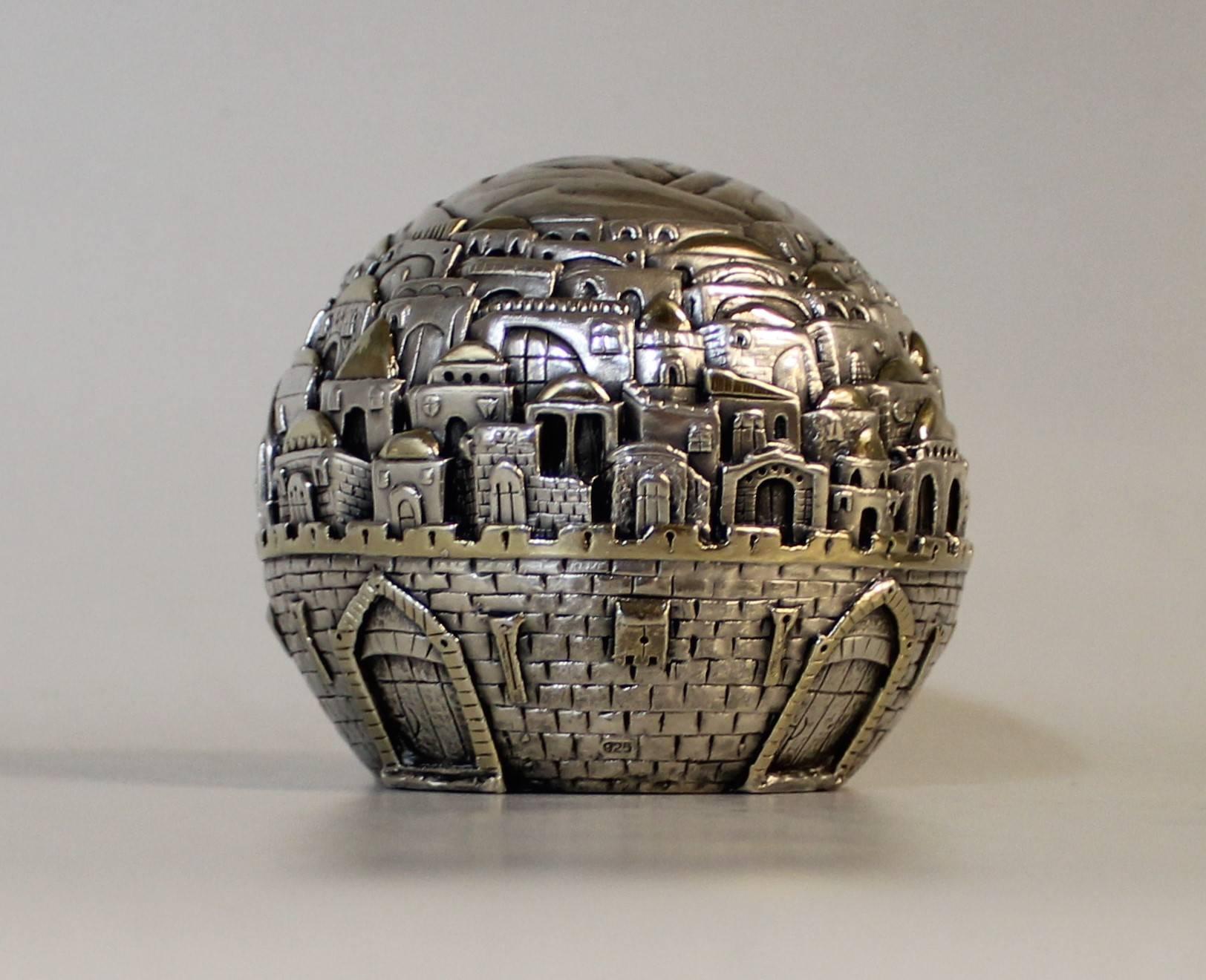 Sterling Silver Jerusalem Paperweight In Excellent Condition In Hamilton, Ontario