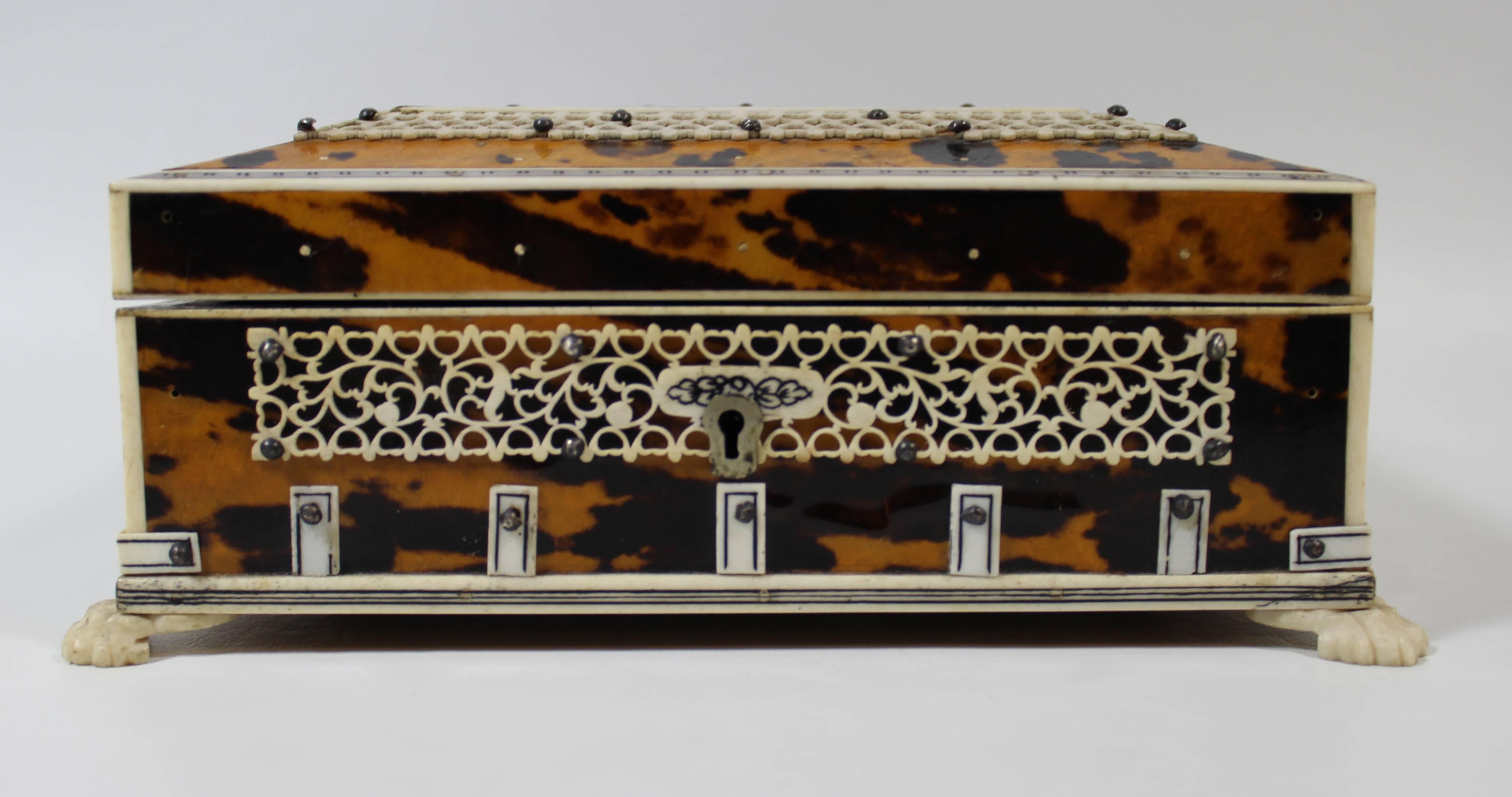 Anglo-Indian Tortoise Shell and Ivory Box, 19th Century In Fair Condition In Hamilton, Ontario