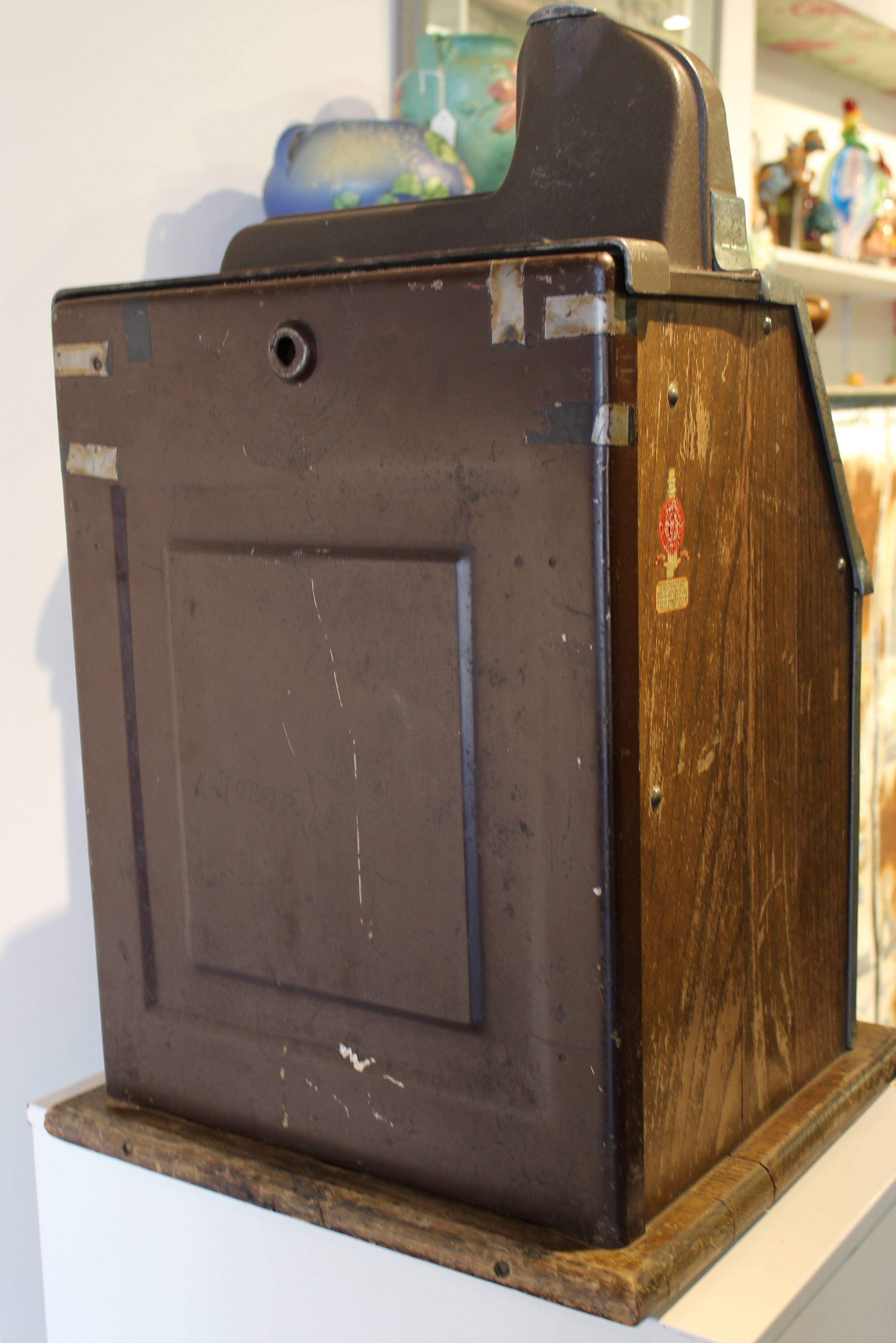 Mills Slot Machine 'Bursting Cherry', Art Deco In Good Condition In Hamilton, Ontario