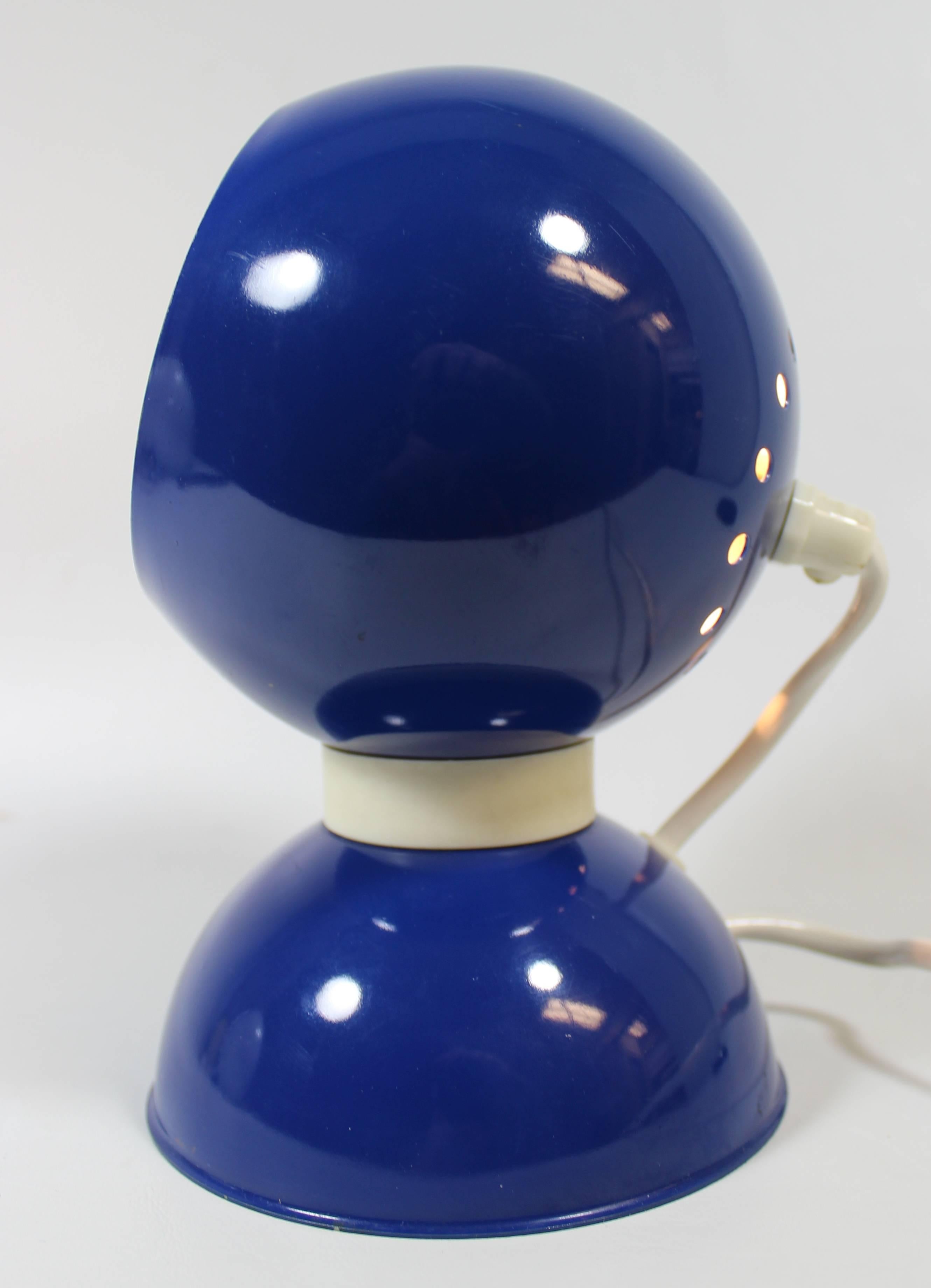 Goffredo Reggiani Italian lamp with adjustable ball on magnetic base.

Free shipping within the United States and Canada.

