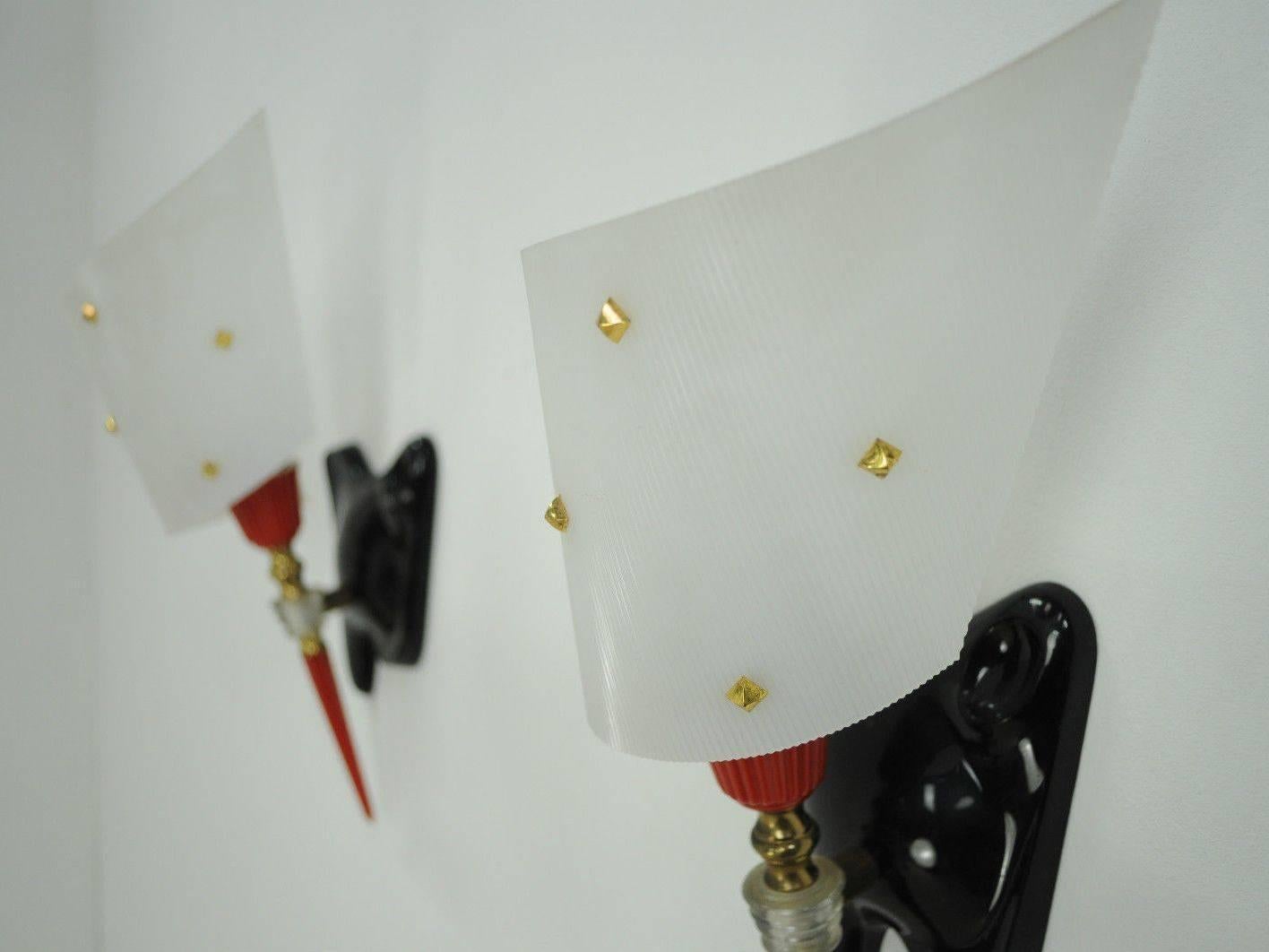 Pair of Mid-Century Modern French Wall Sconces In Good Condition In Hamilton, Ontario