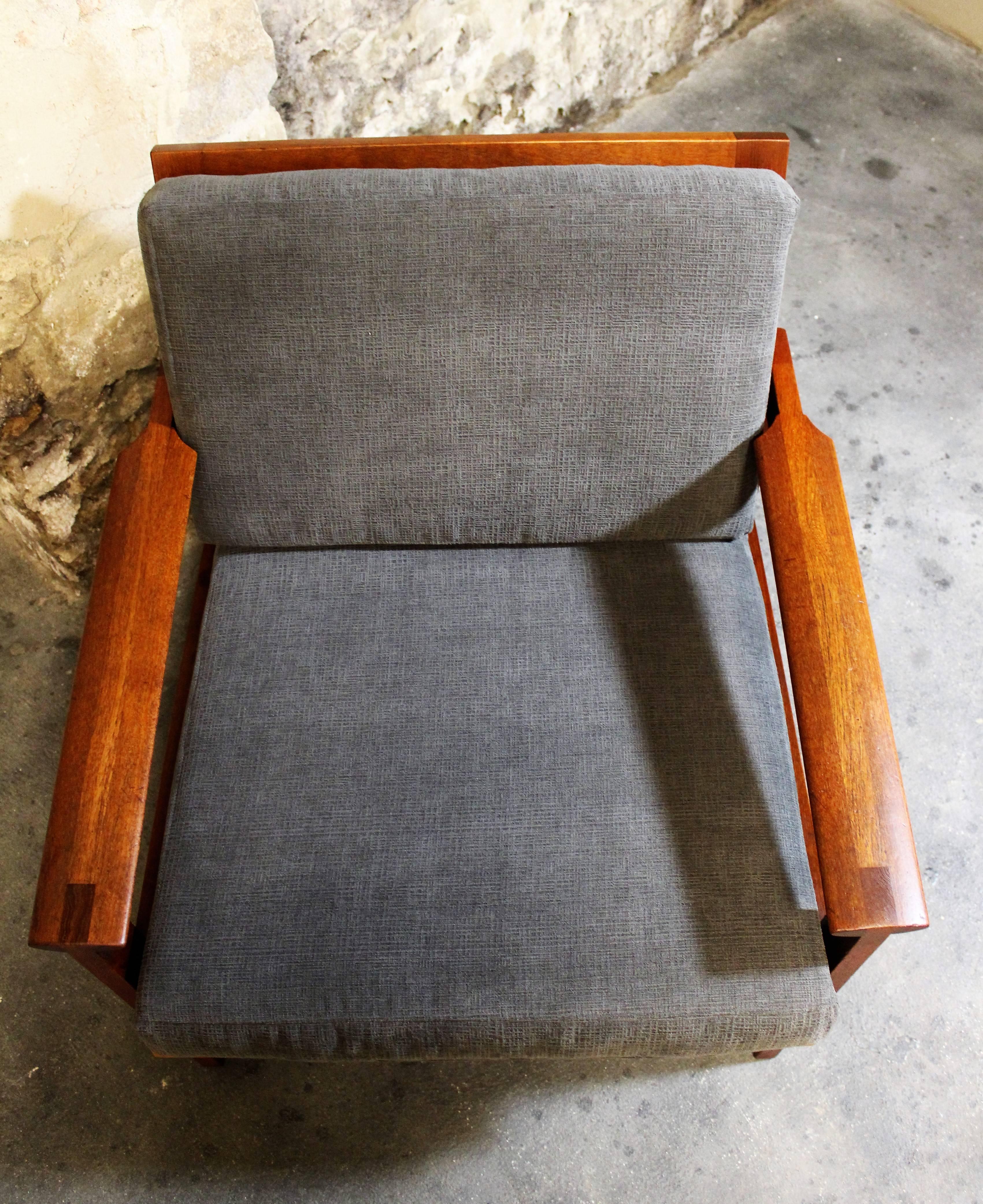 Illum Wikkelsø Teak Lounge Chair for Niels Eilersen In Excellent Condition In Hamilton, Ontario