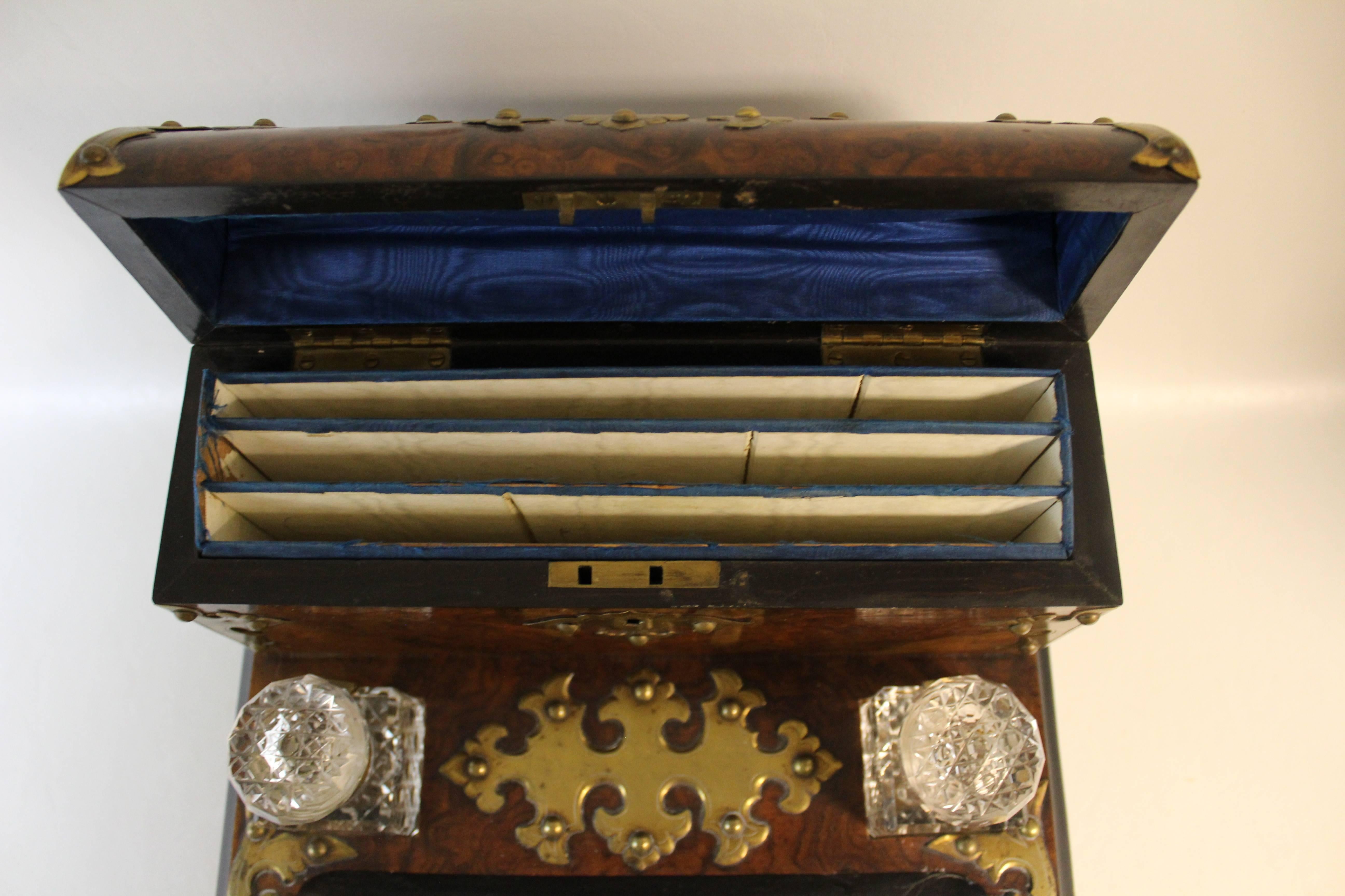 English Burl Walnut Desk Set Stationary Box with Inkwells and Pen Holder In Good Condition In Hamilton, Ontario