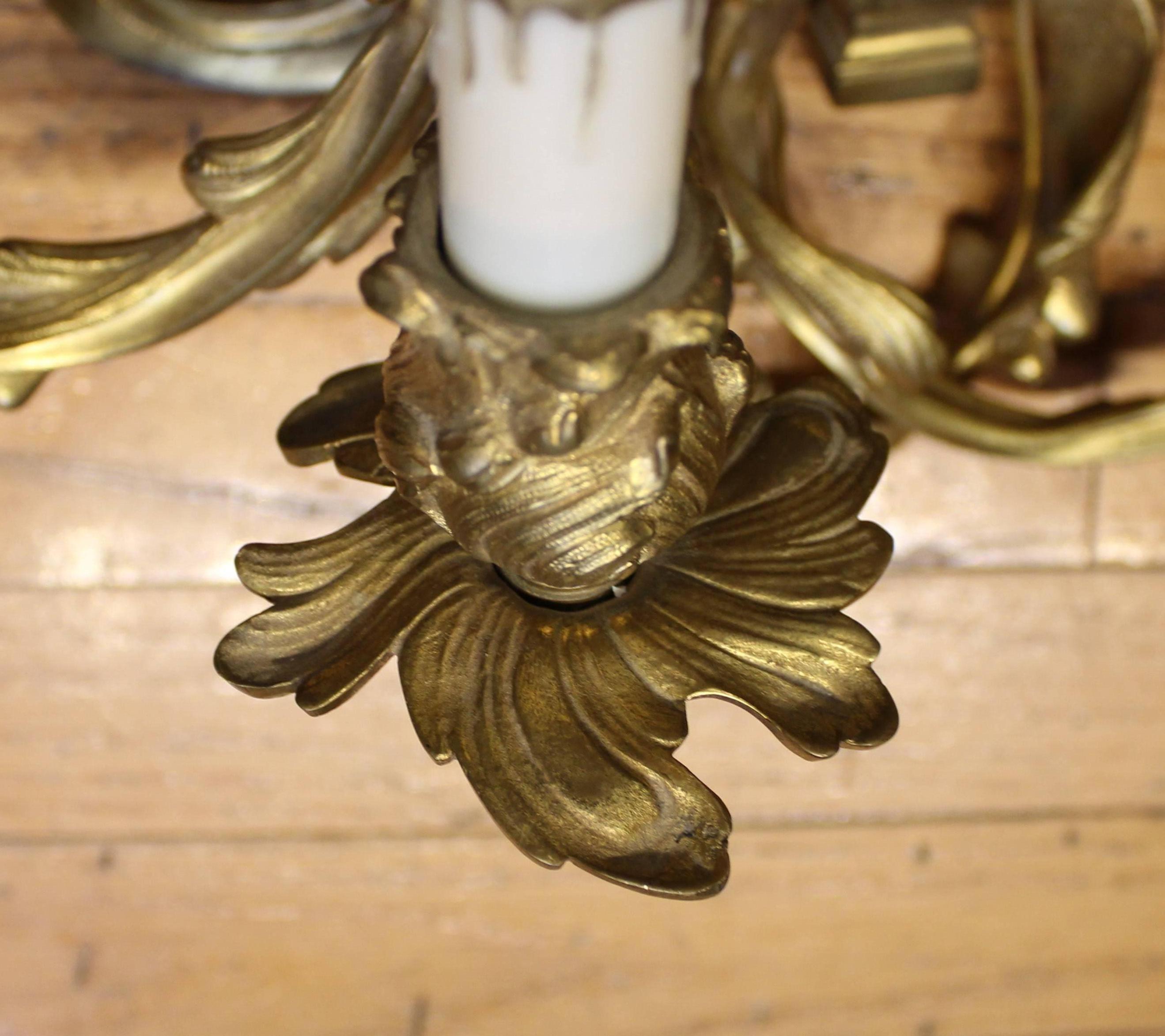 Paar vergoldete Bronze-Wandleuchter im Louis-XVI.-Stil im Angebot 1