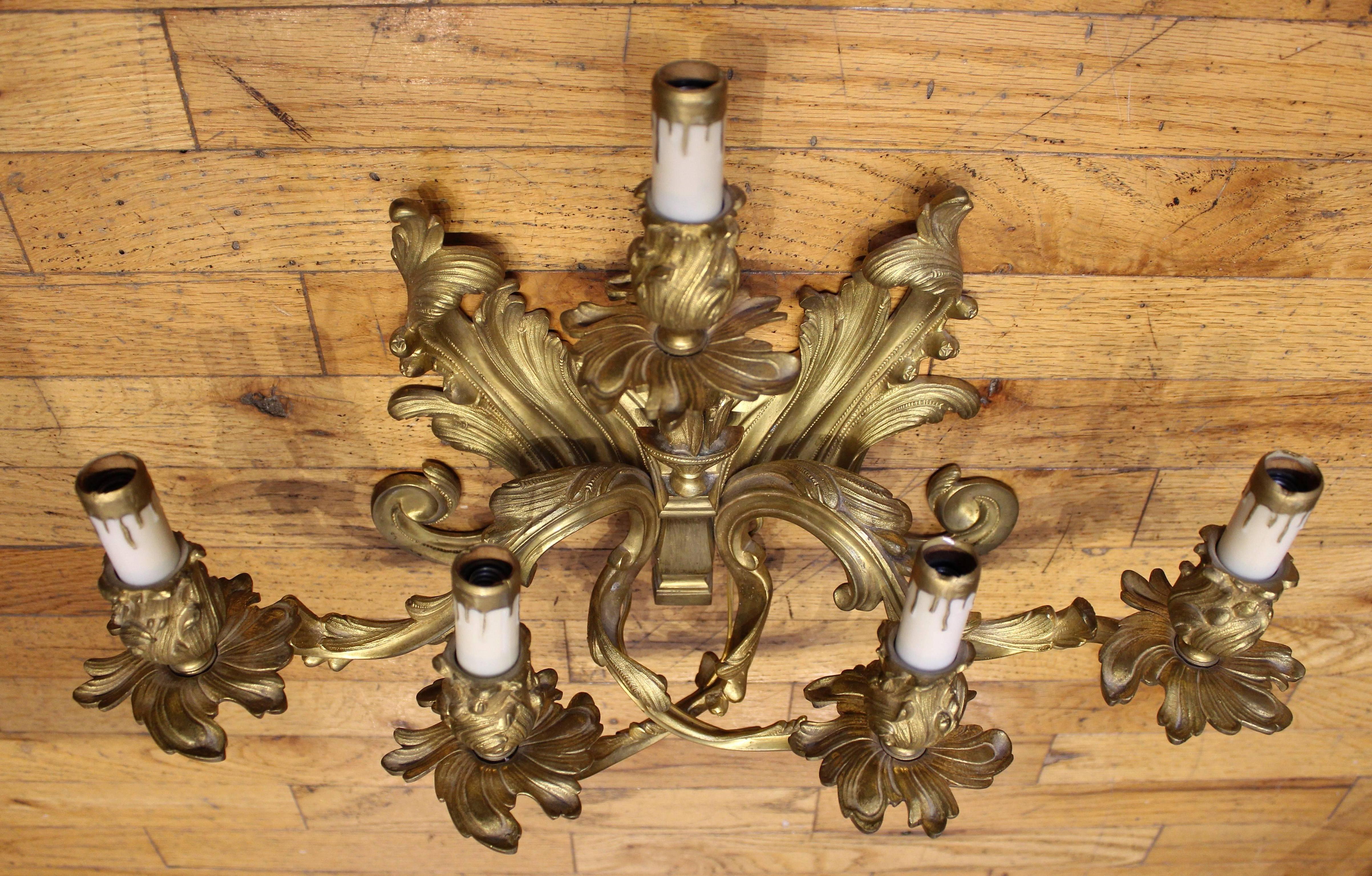 French Pair of Louis XVI Style Gilt Bronze Wall Sconces For Sale