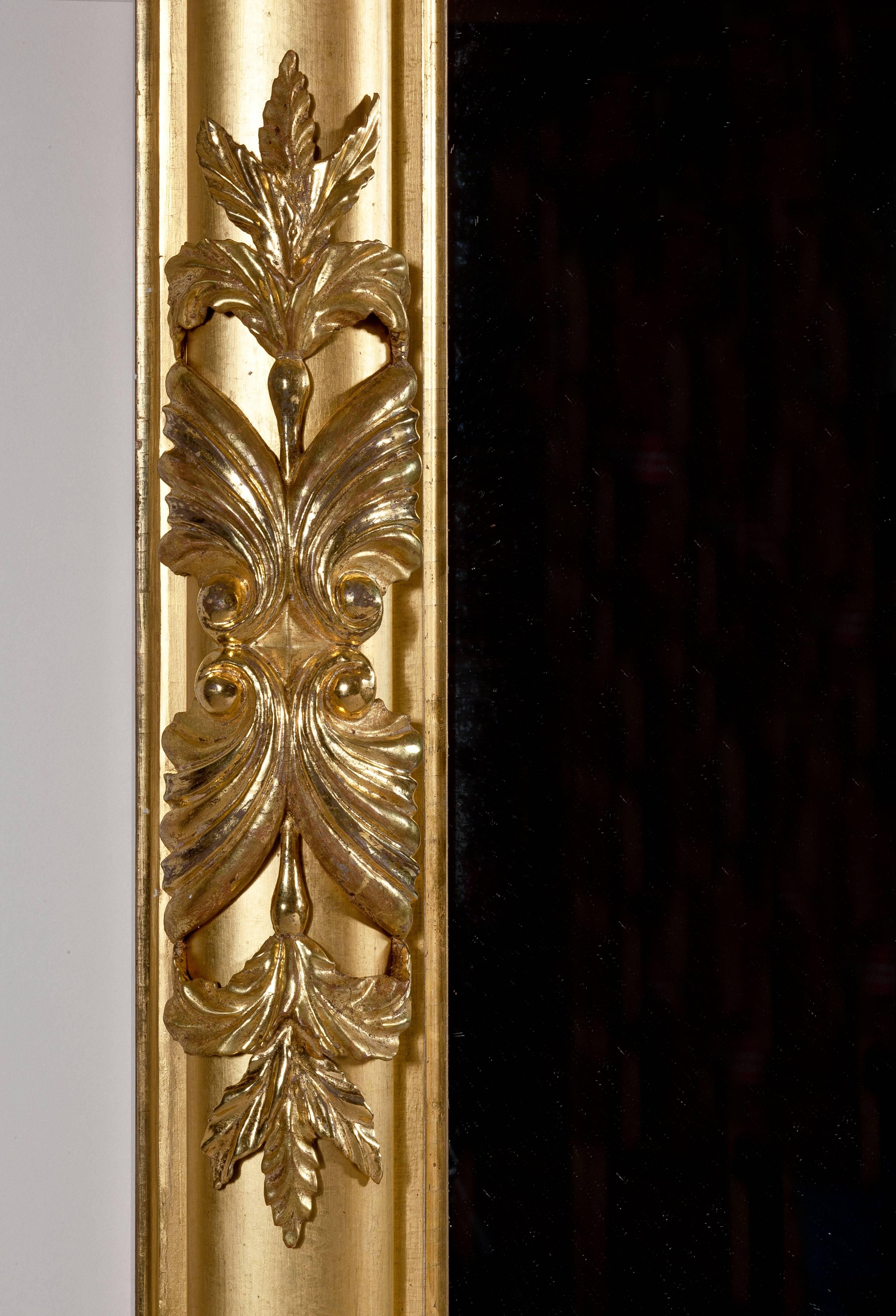 American Classical Giltwood Pier/Overmantle Mirror, circa 1830 For Sale