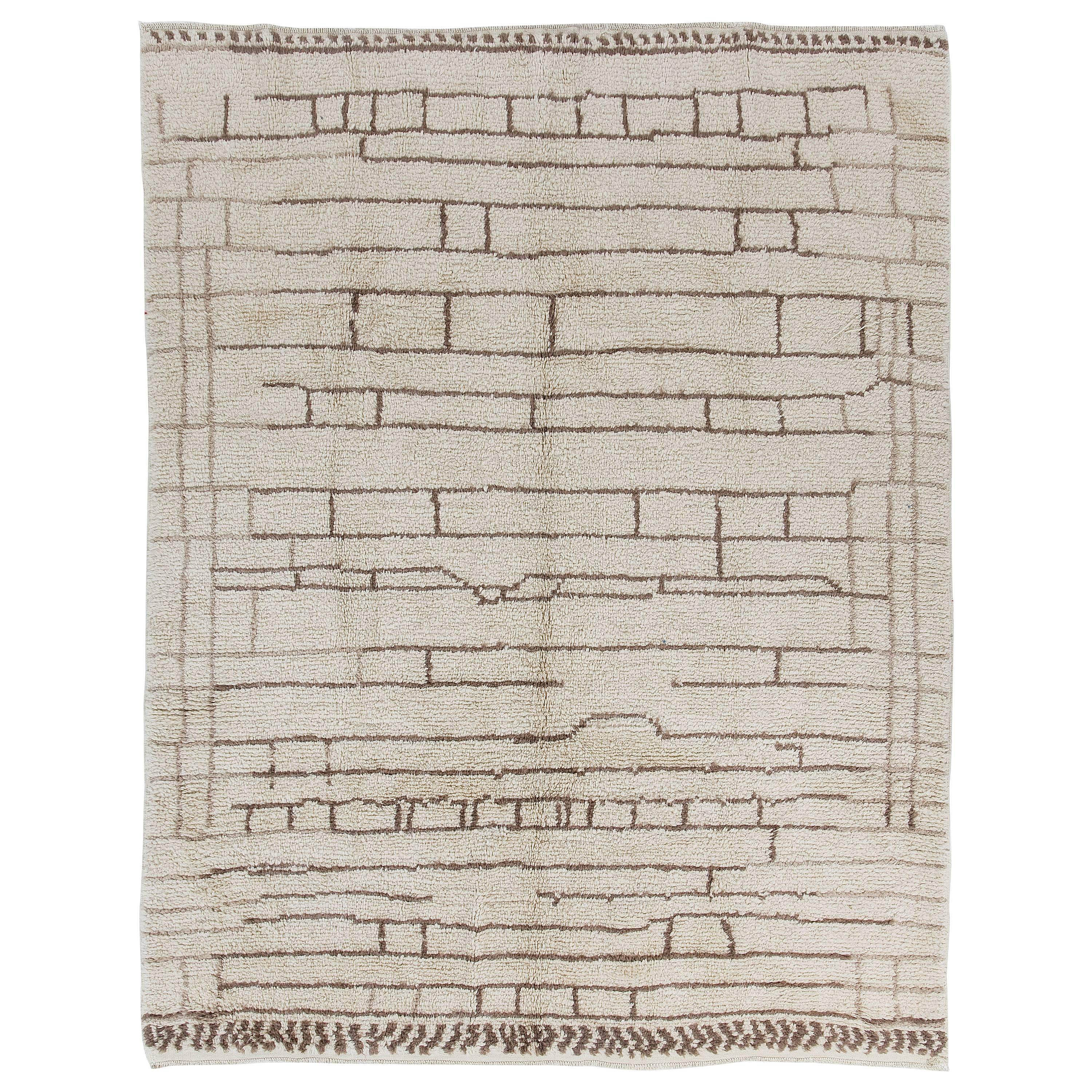 Modern Handmade Moroccan Shaggy Rug in Ivory, 100% Natural Wool, Custom Opt Avl.