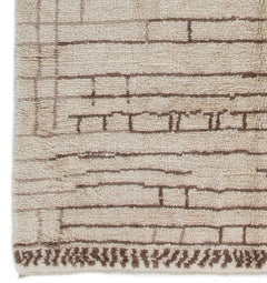 Handgeknüpfter marokkanischer Wollteppich - Elfenbein mit braunem linearen Ziegelsteinmuster