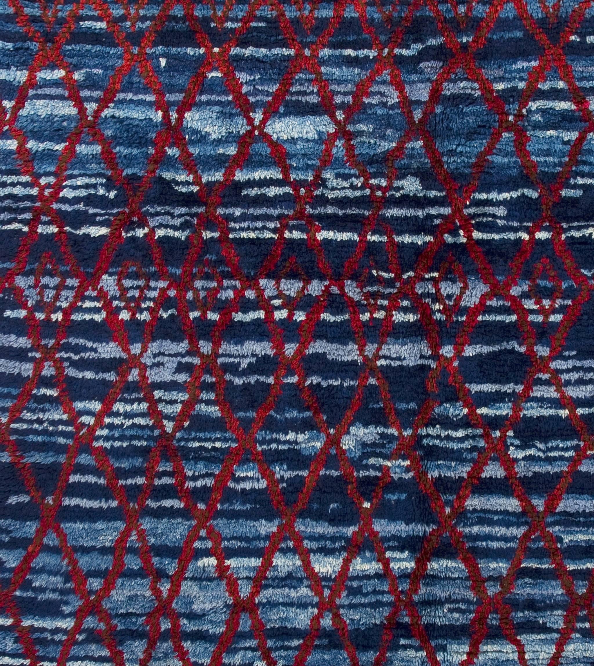 Modern Handmade Moroccan Rug in Blue & Red. 100% Wool. Custom Options Available In New Condition For Sale In Philadelphia, PA