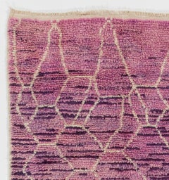 Handgefertigter marokkanischer Teppich in Flieder- und Orchideenfarbe, alle Wolle, individuelle Optionen verfügbar
