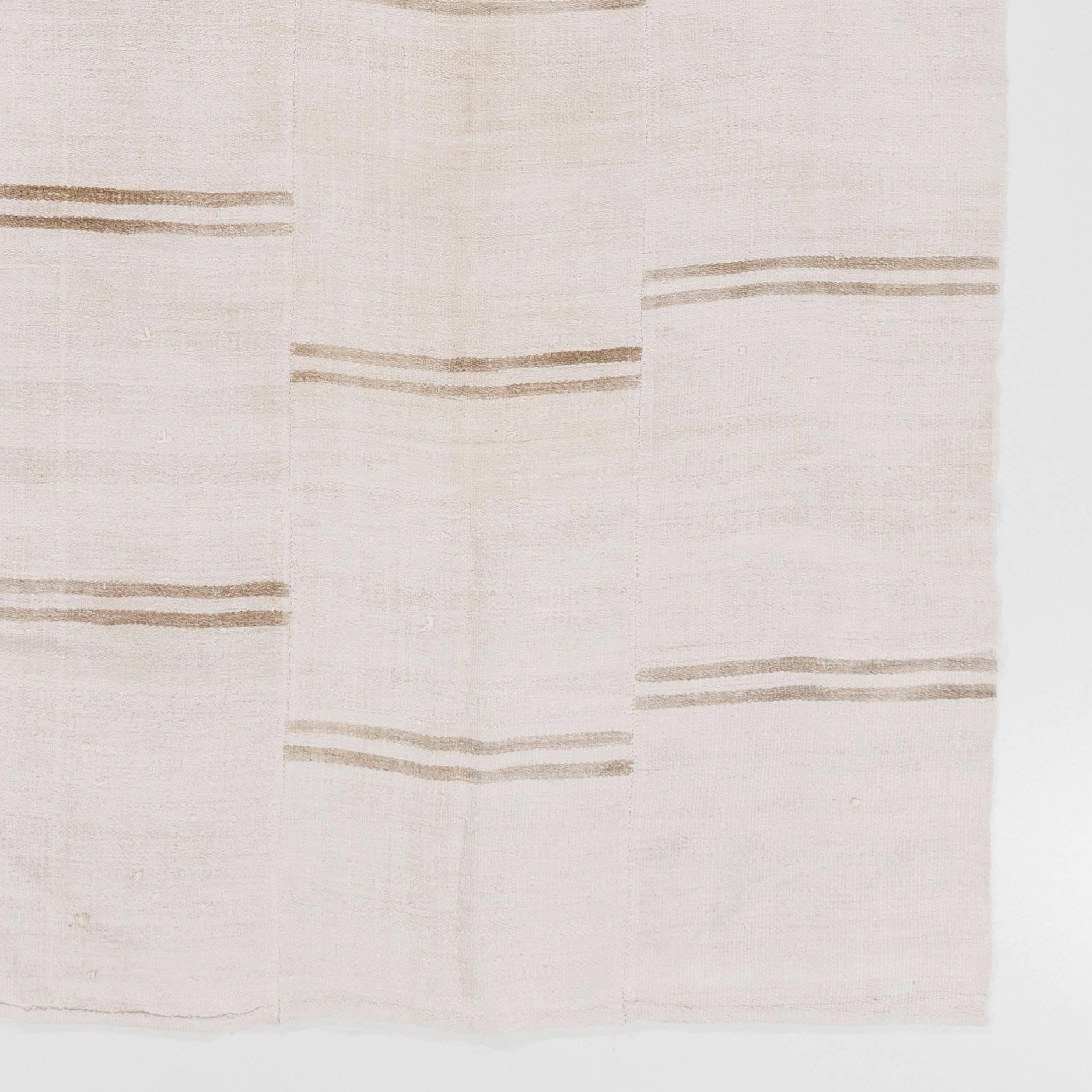Minimalist Vintage Natural Wool Turkish Kilim, Flat-Weave Rug