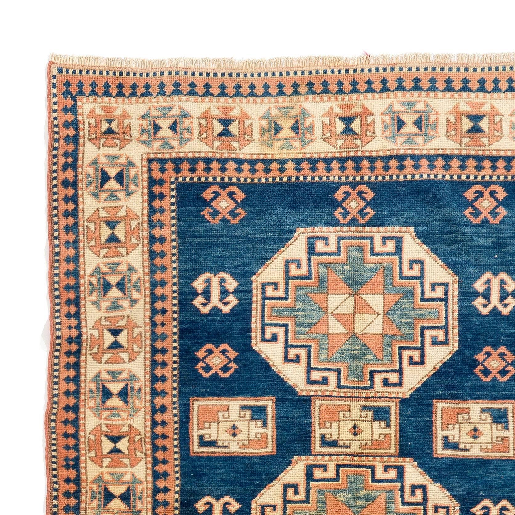 Vintage Caucasian Kazak rug
100% wool. Natural dyes.