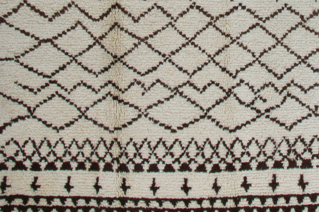 Marokkanischer Teppich 6x10 Fuß. Beni Ourain-Teppich im Stil von Tulu. Kundenspezifische Optionen verfügbar (Skandinavische Moderne) im Angebot