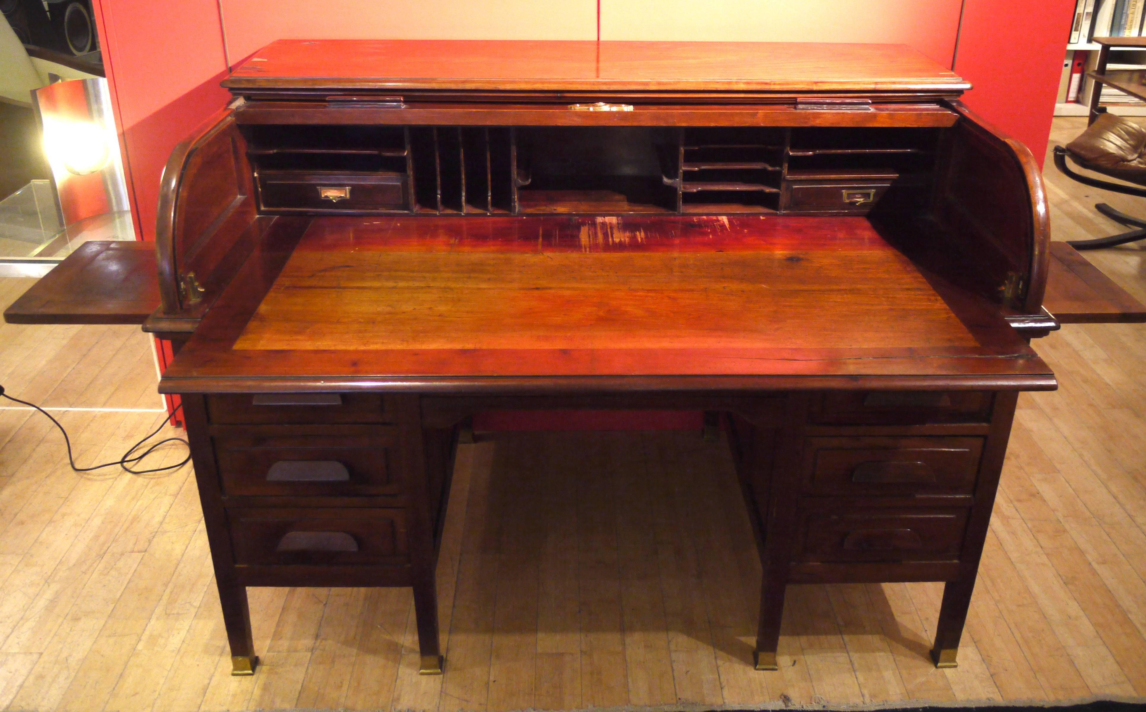American Classical American Partner's Cylinder Desk in solid wood and veneers mahogany  For Sale