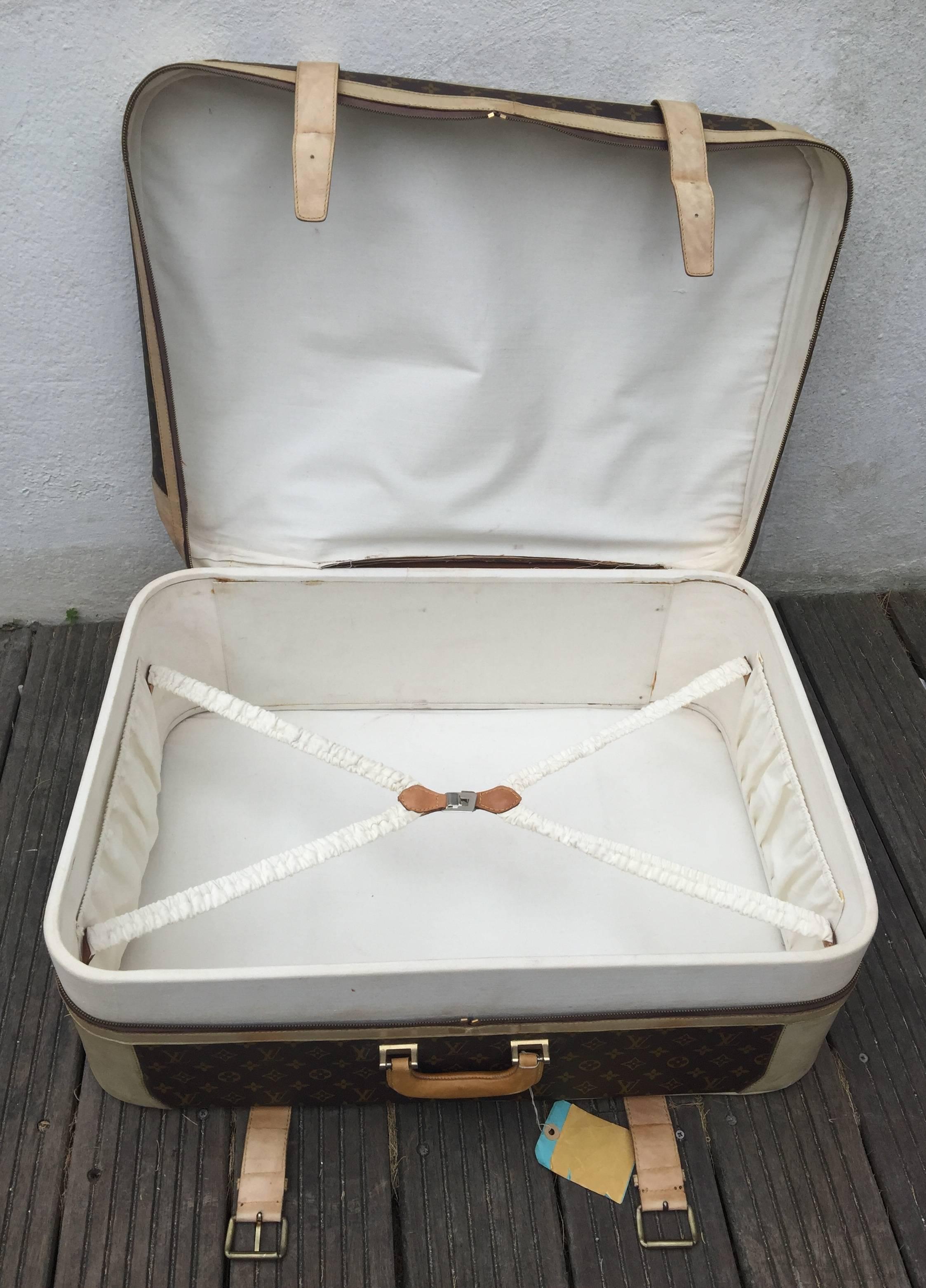 Vintage Suitcase Model Stratos Louis Vuitton, circa 1970 For Sale 1
