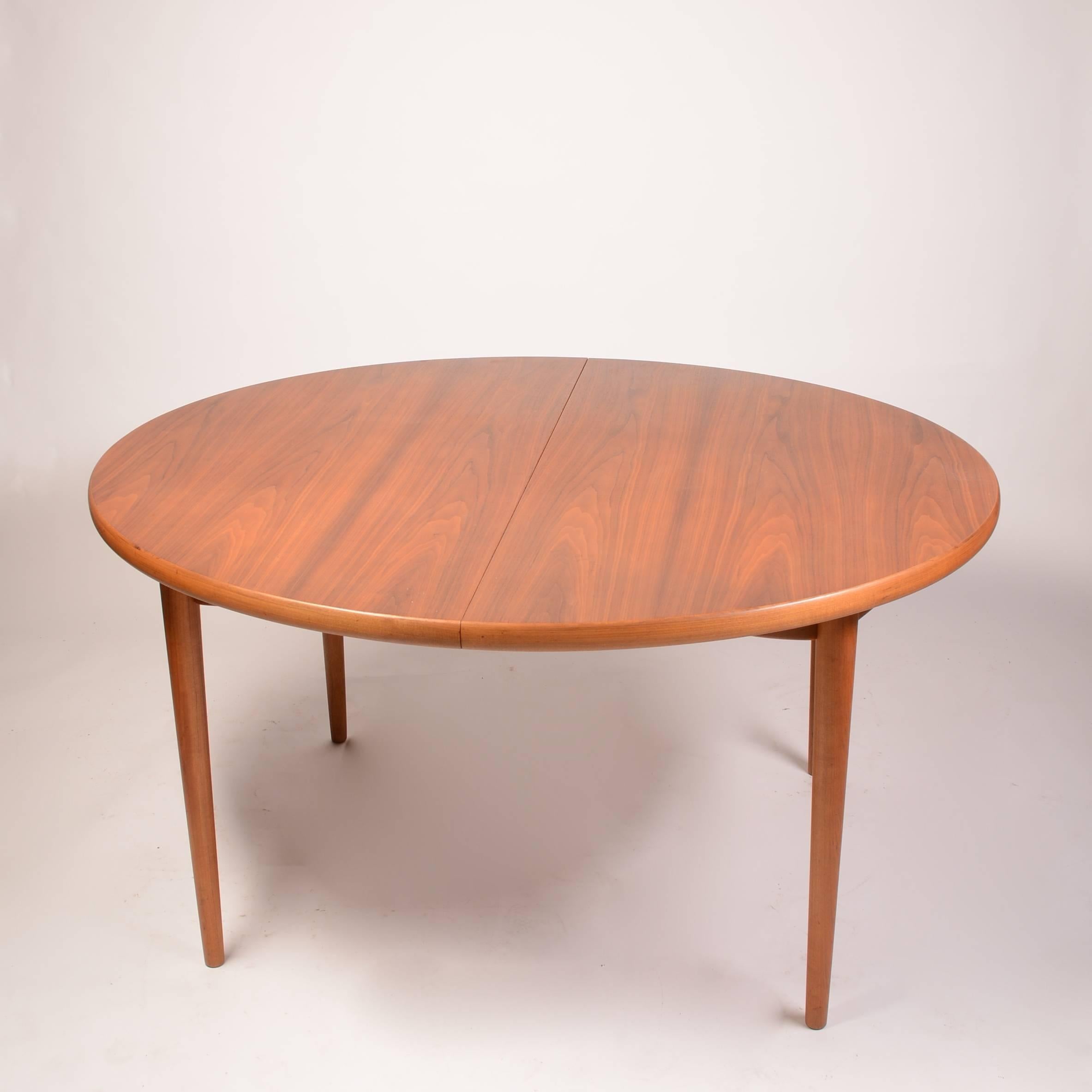 moreddi dining table