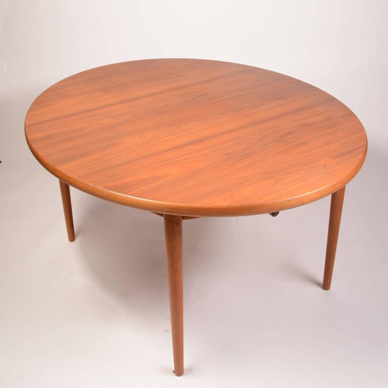 Large Early Vintage Scandinavian Modern Dining Table in Teak by Moreddi In Excellent Condition For Sale In Los Angeles, CA