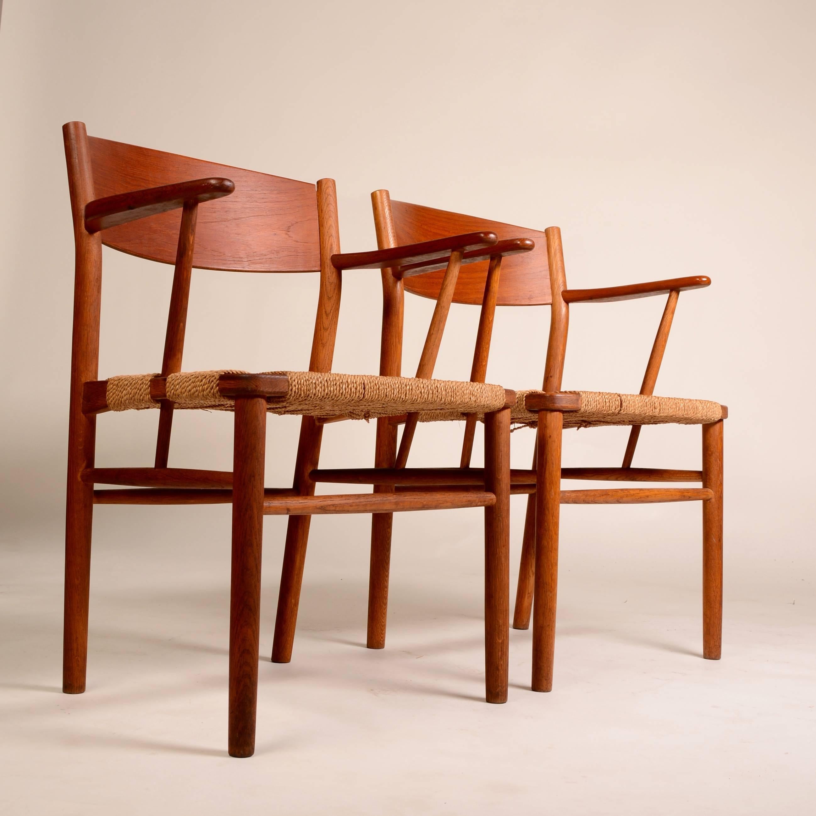 Pair of Børge Mogensen Teak and Seagrass Armchairs In Excellent Condition In Los Angeles, CA