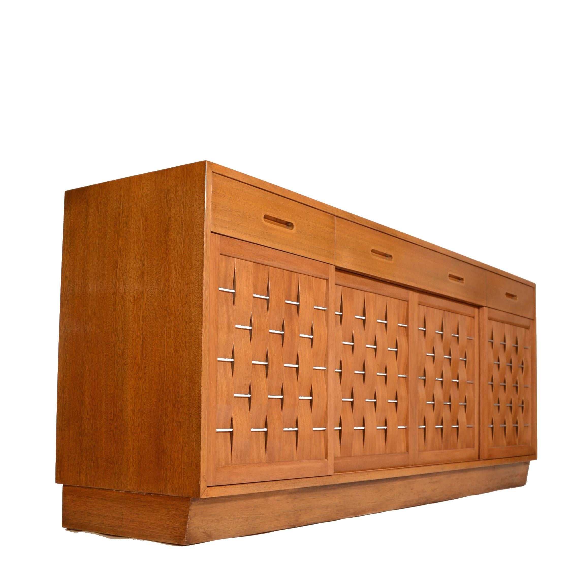 Mahogany Basket Weave Credenza by Edward Wormley for Dunbar In Excellent Condition For Sale In Los Angeles, CA