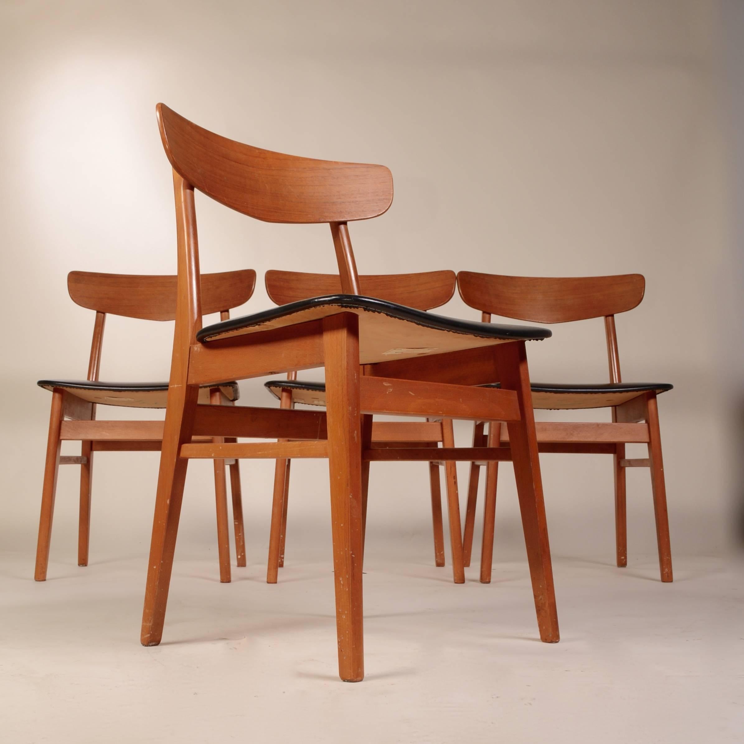 Set of Four Teak and Birch Danish Dining Chairs In Excellent Condition In Los Angeles, CA