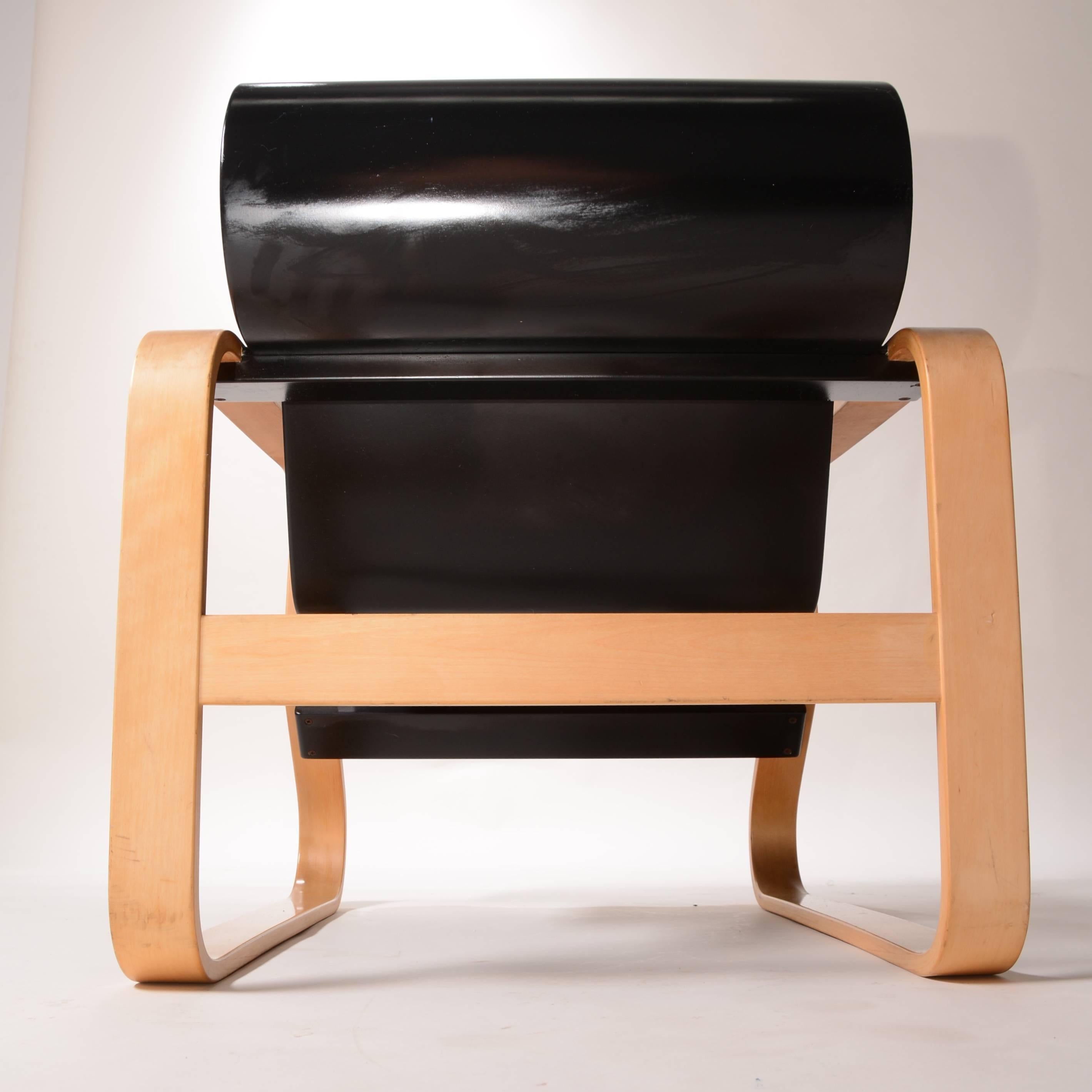Scandinavian Modern Alvar Aalto Paimio 41 Chair for Arket in Black 