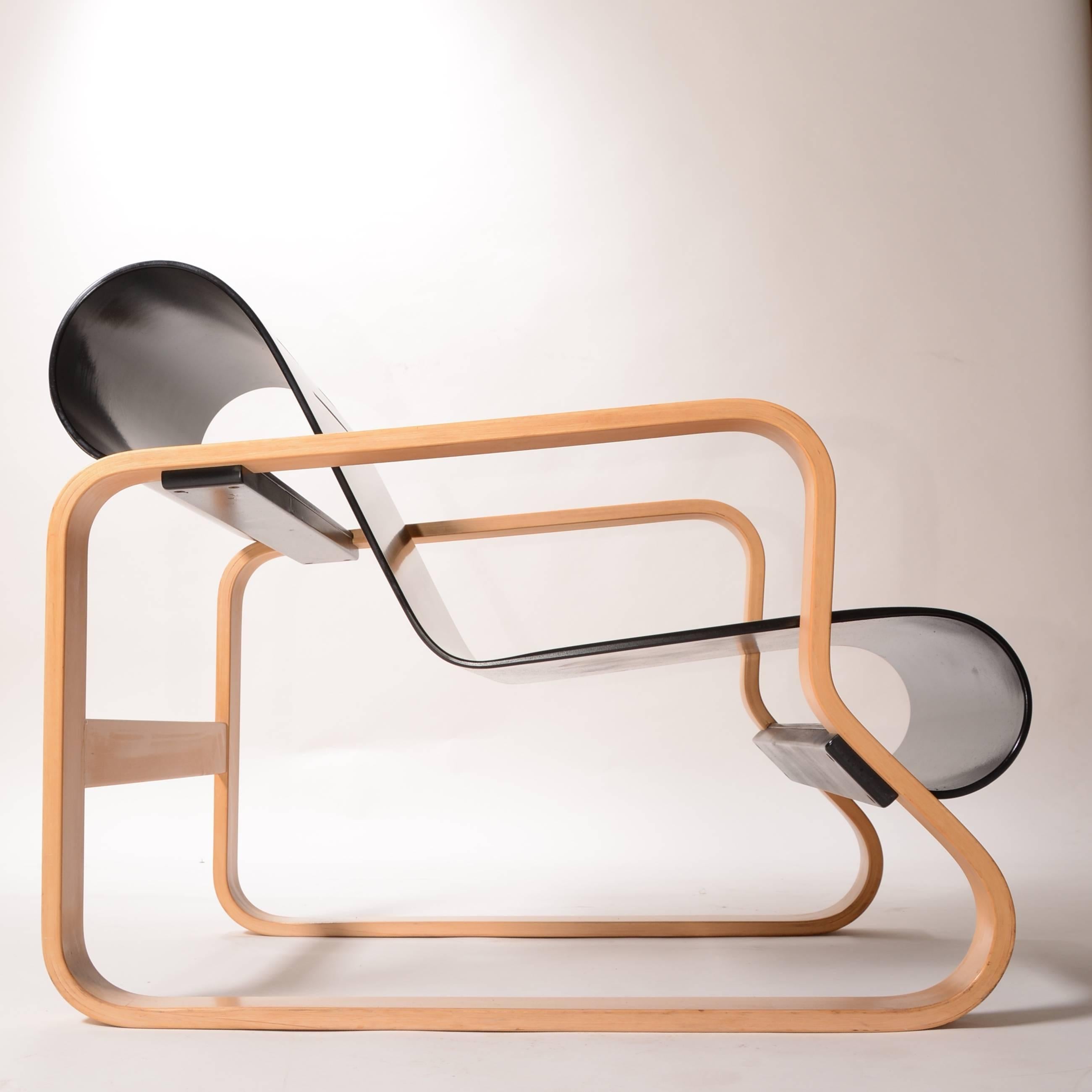 Alvar Aalto Paimio 41 Chair for Arket in Black In Excellent Condition In Los Angeles, CA