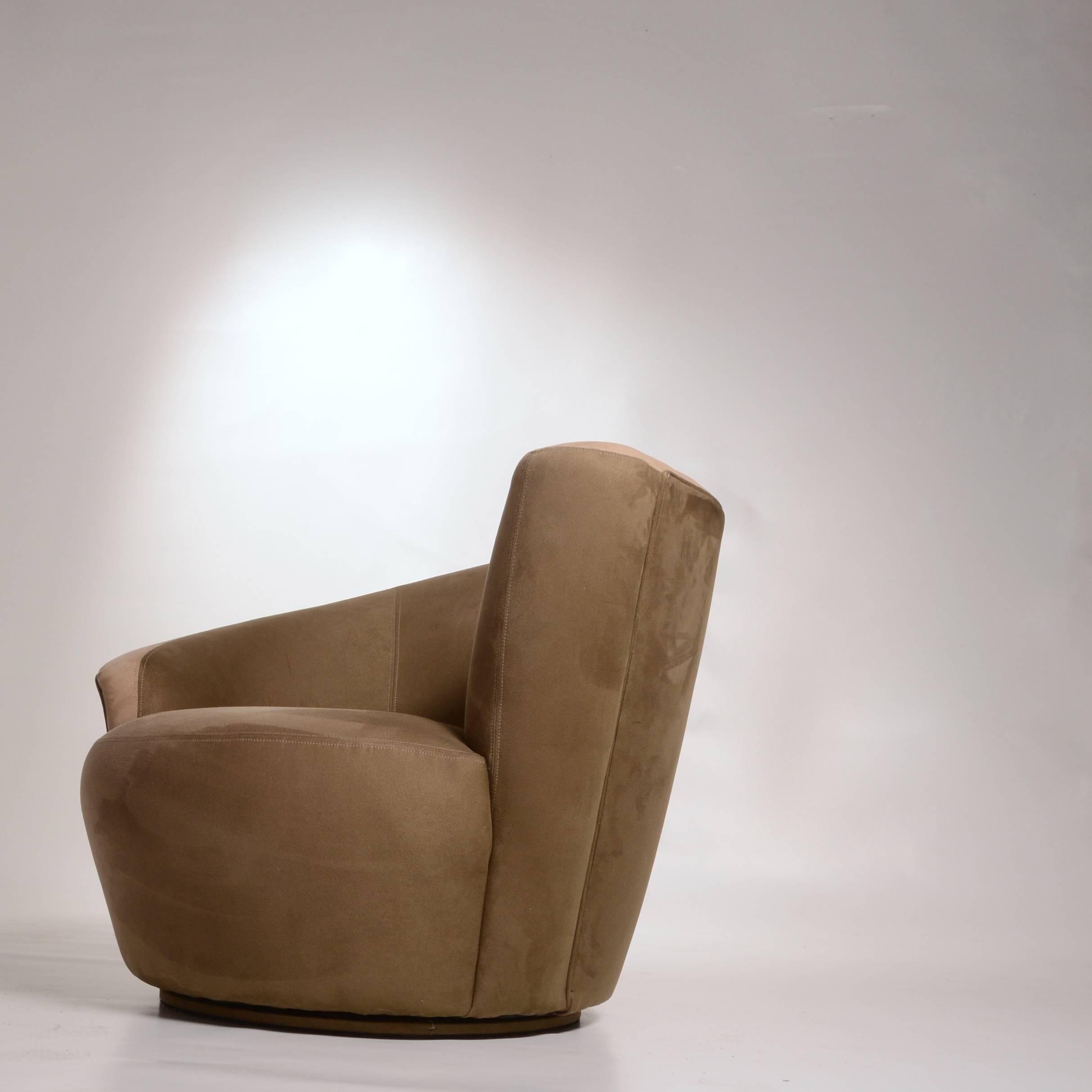 American Vladimir Kagan Nautilus Swivel Chair